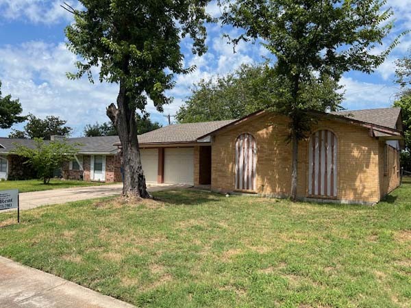 806 Phillips Drive Ennis TX 75119