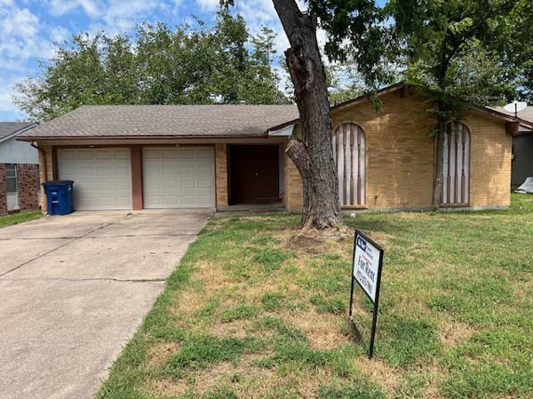806 Phillips Drive Ennis TX 75119