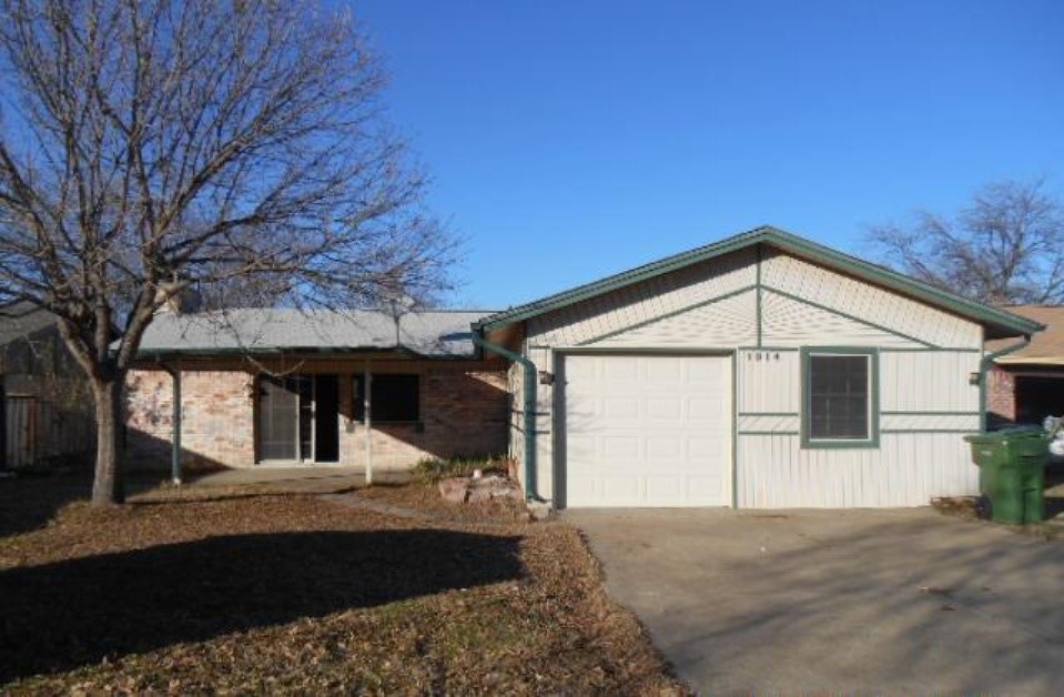 1914 Aspen Lane Garland TX 75044