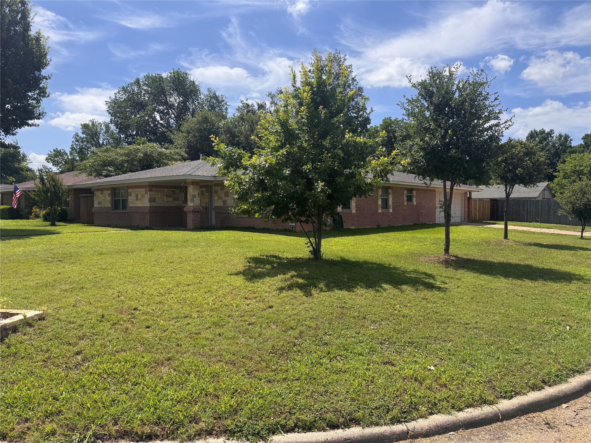 514 Lynn Drive E Irving TX 75062