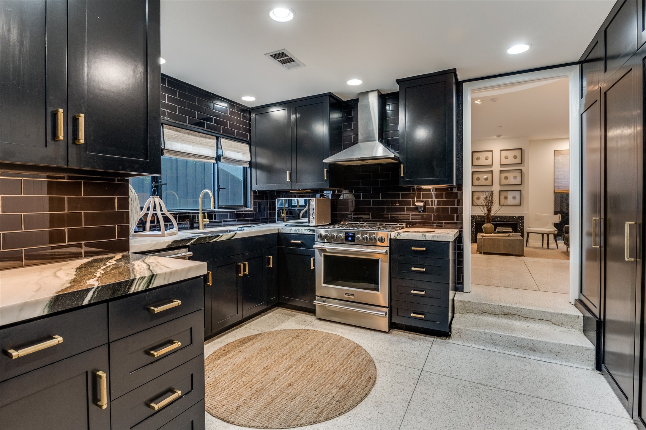 3717 Prescott Avenue Dallas TX 75219