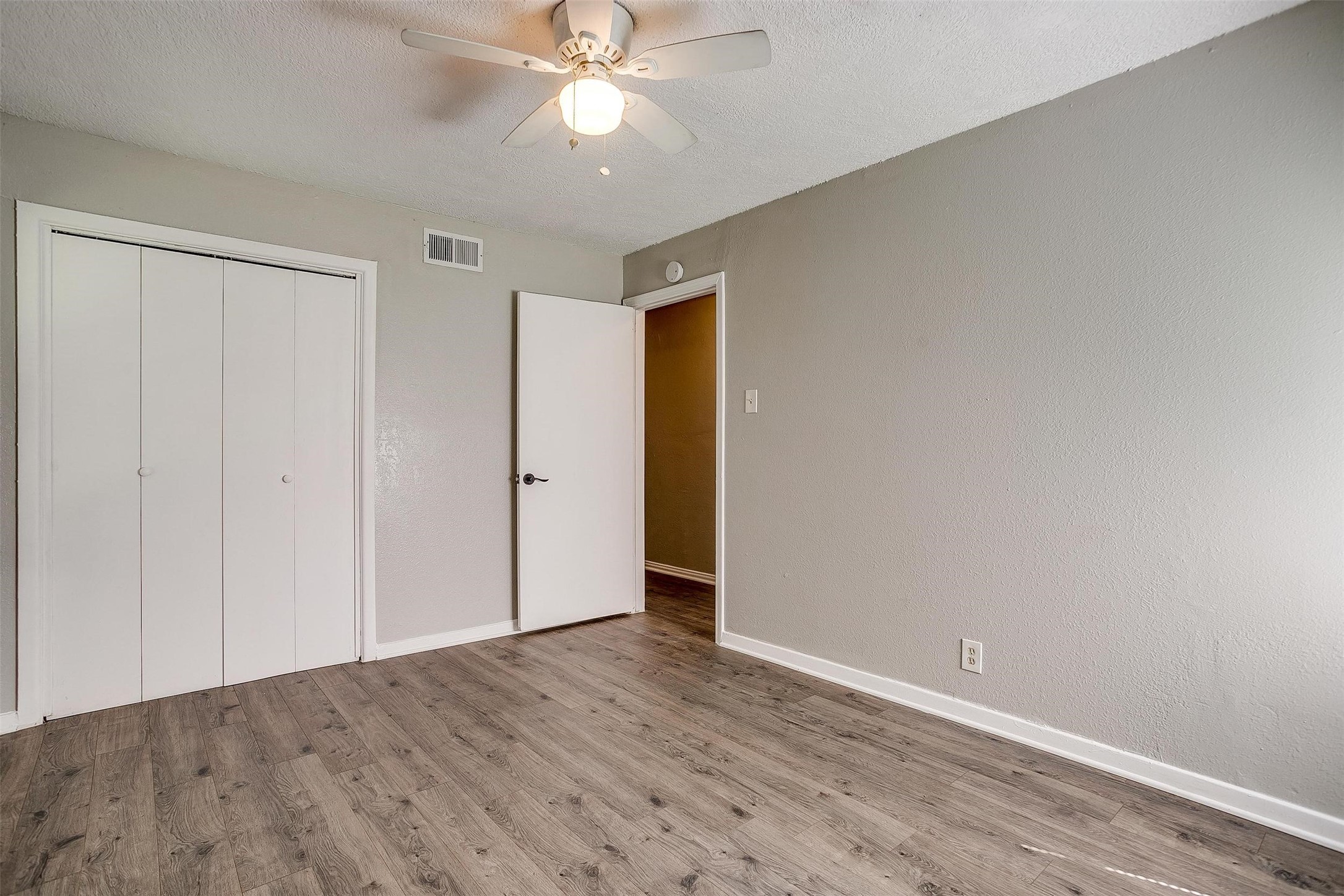 1909 Balla Way Grand Prairie TX 75051