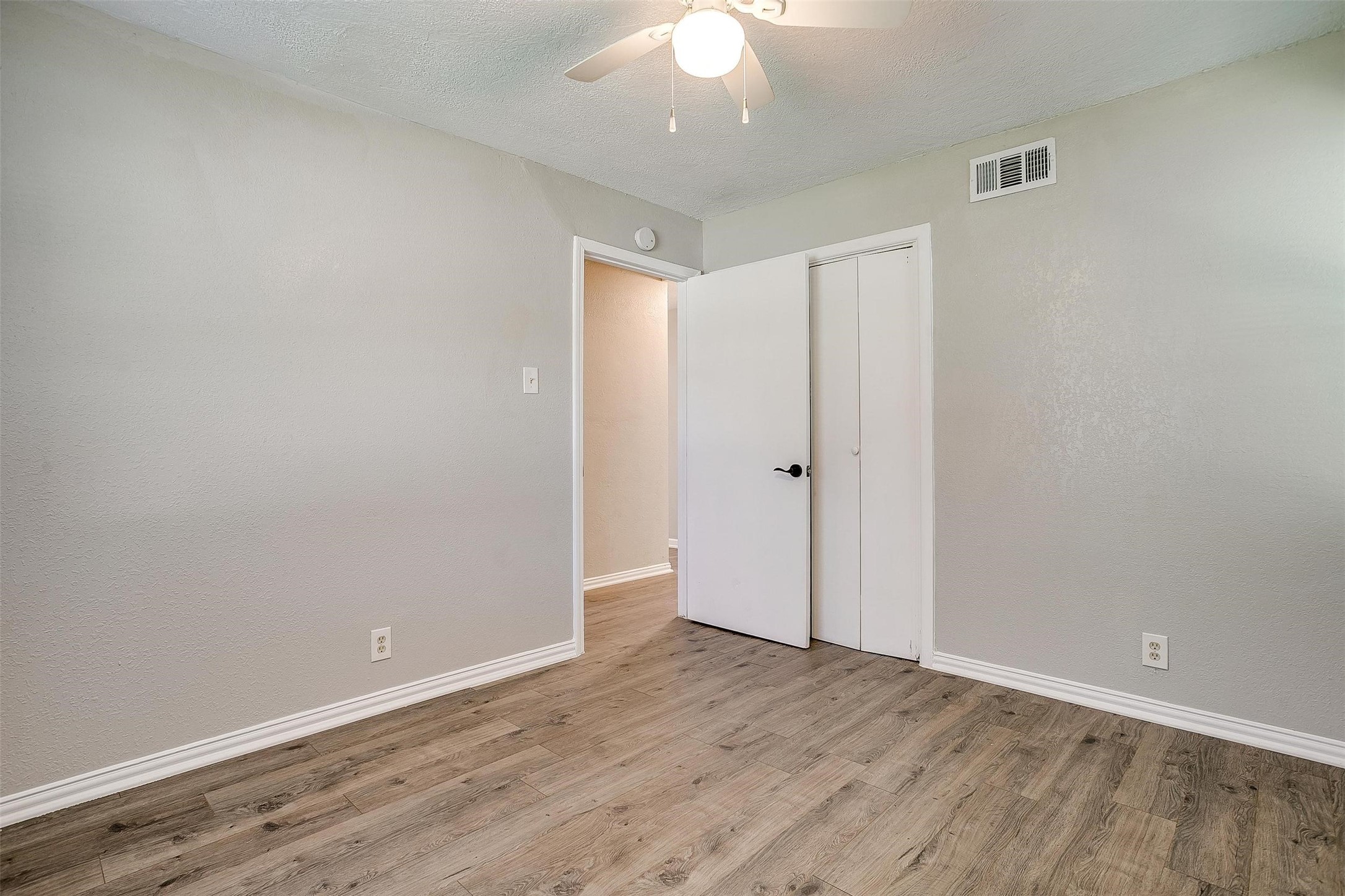 1909 Balla Way Grand Prairie TX 75051
