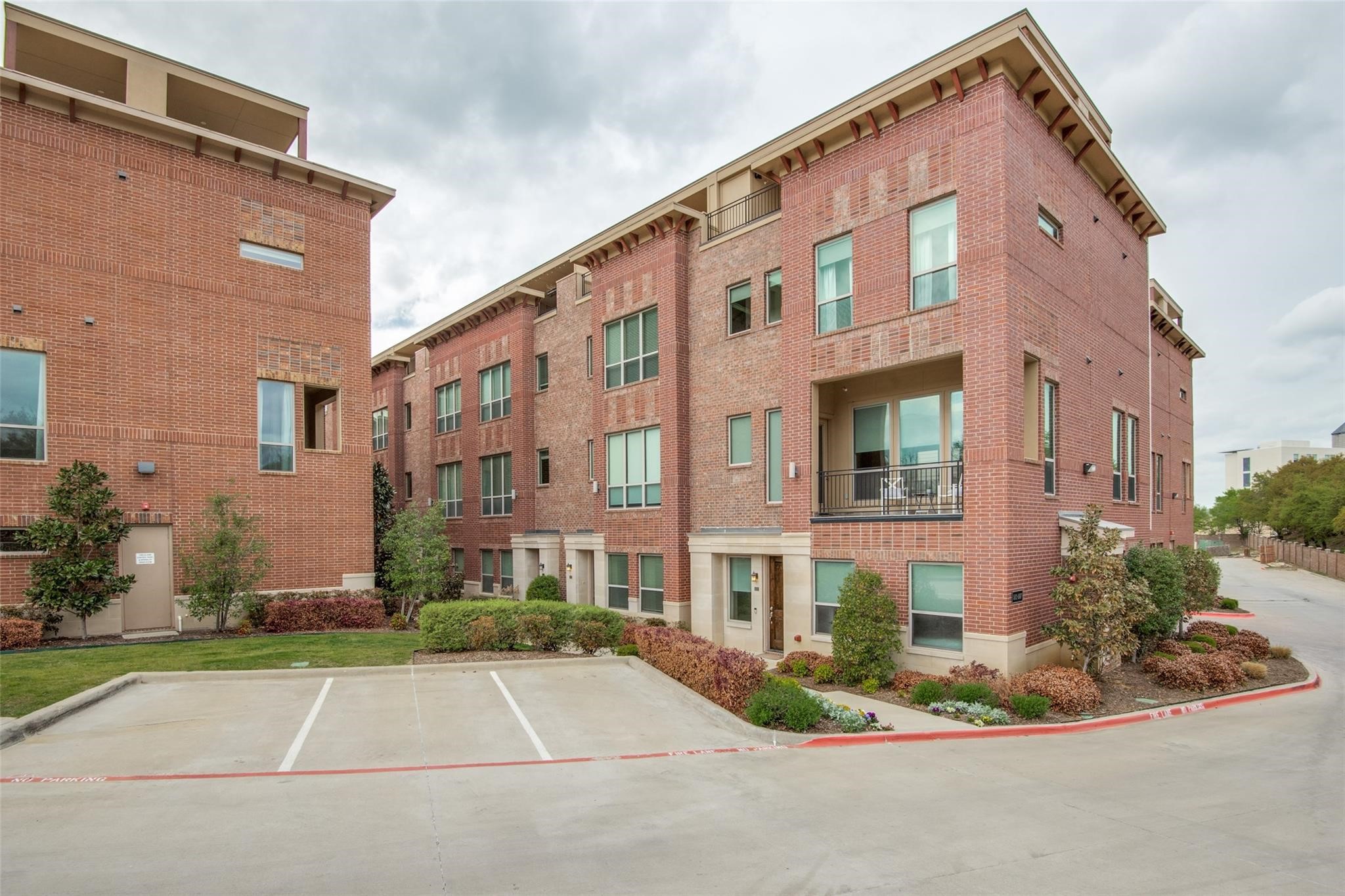 101 Decker Court Irving TX 75062