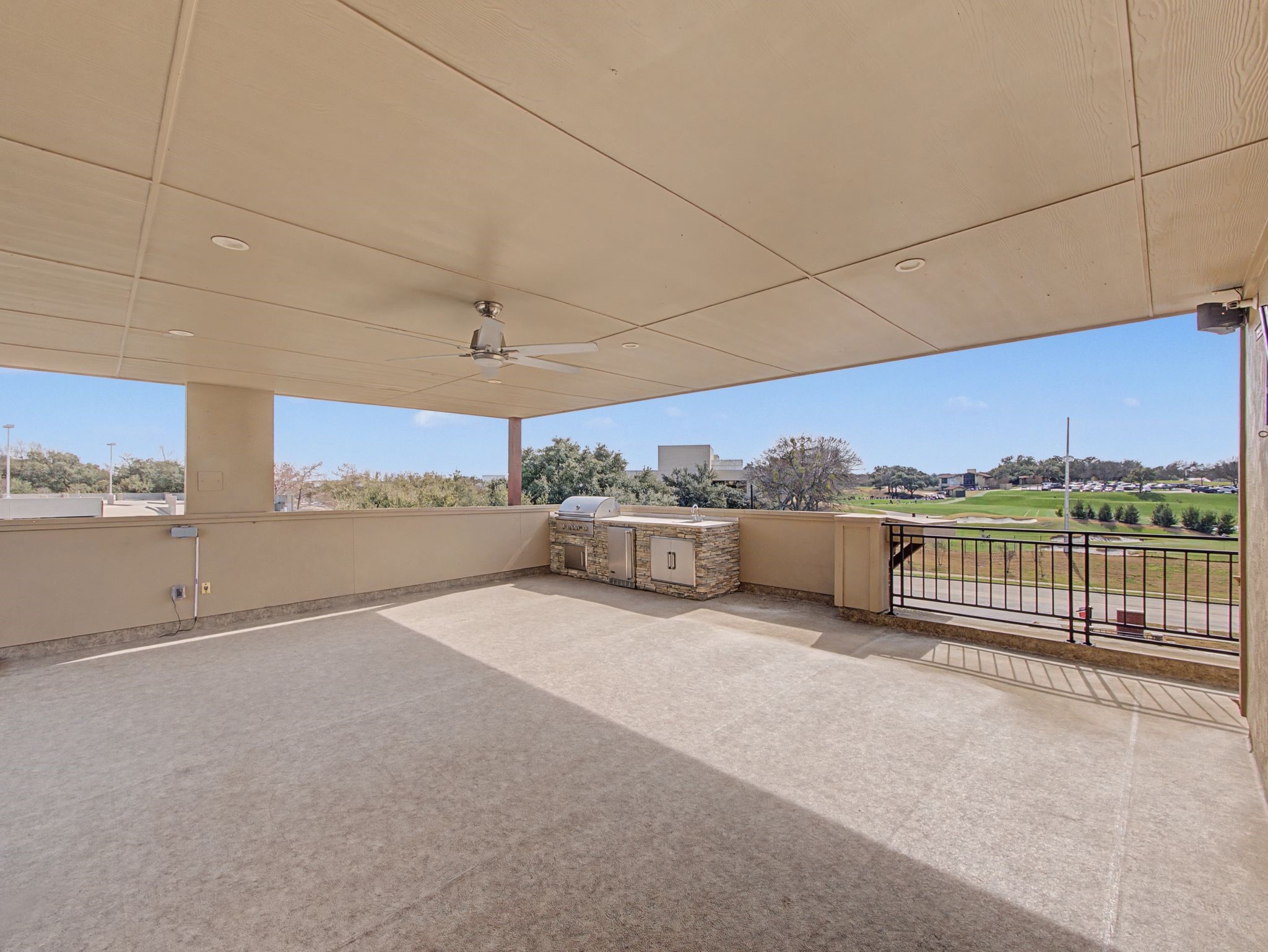 101 Decker Court Irving TX 75062