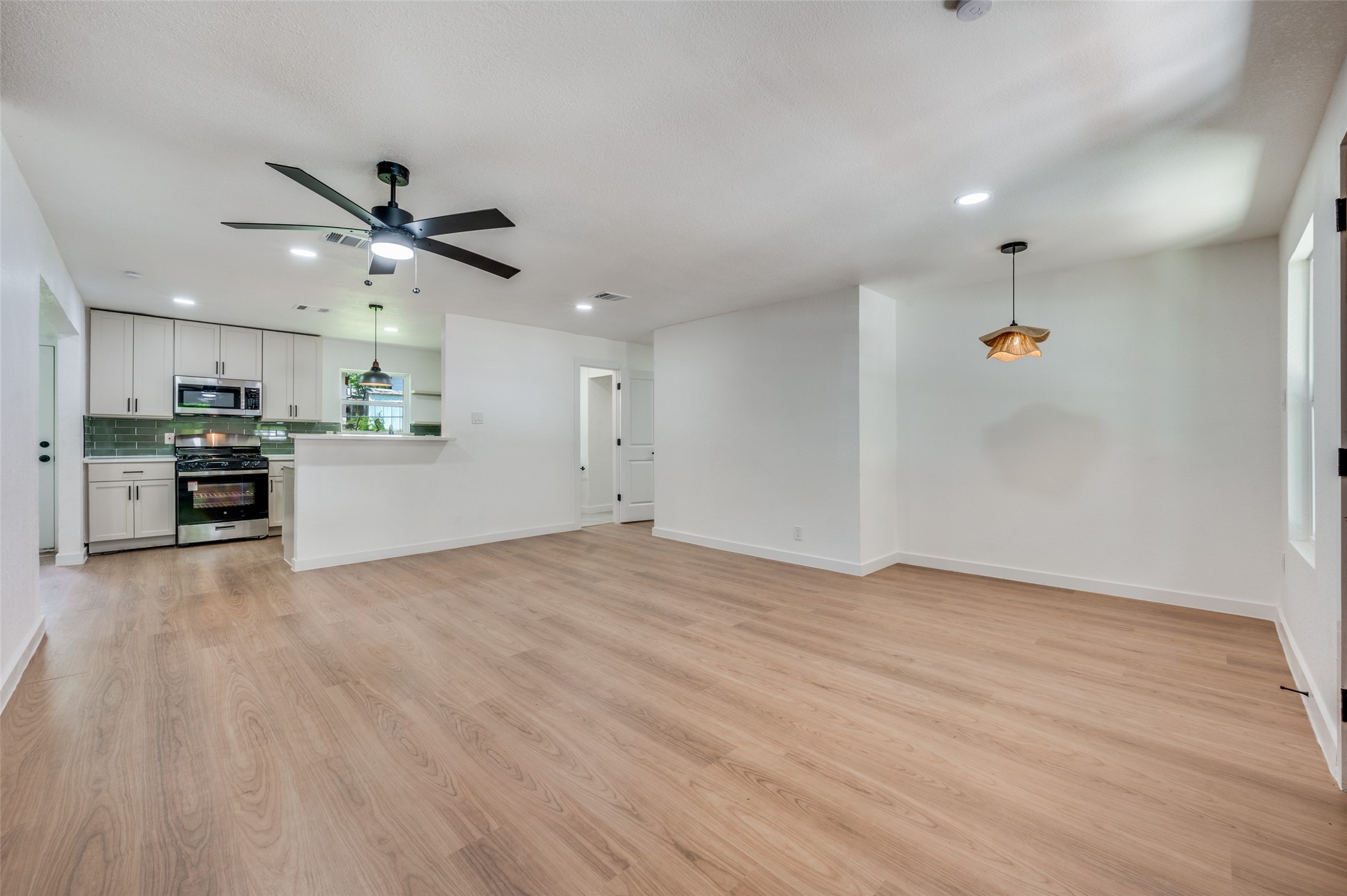 1646 Jackson Street Grand Prairie TX 75051