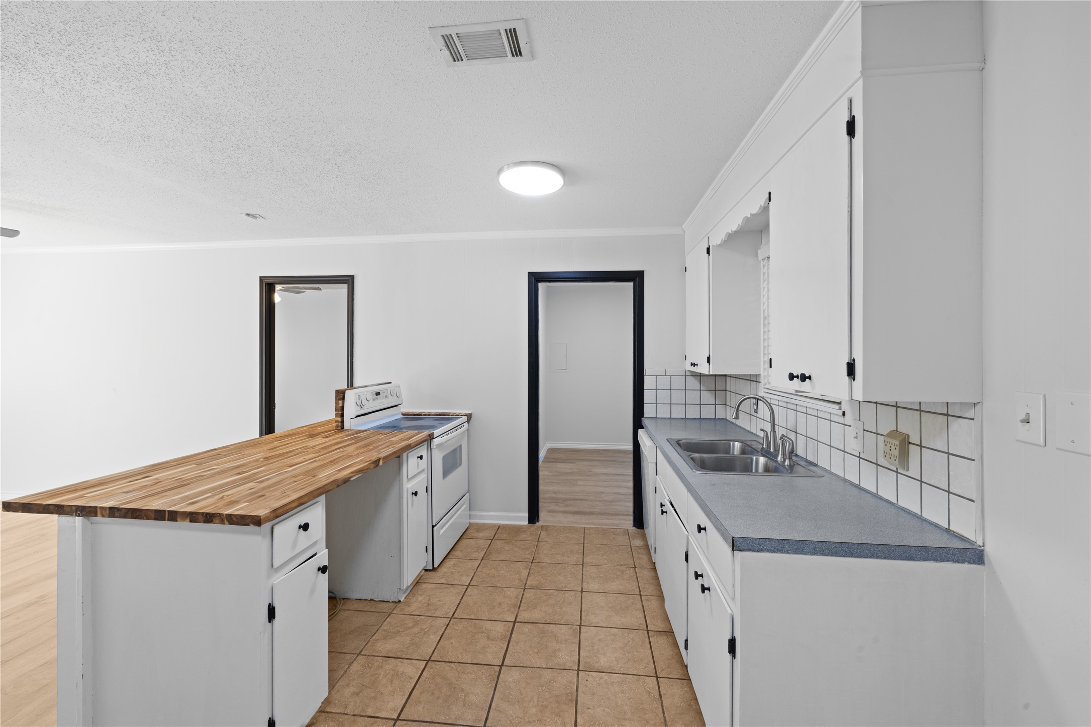 417 Carroll Avenue Wake Village TX 75501