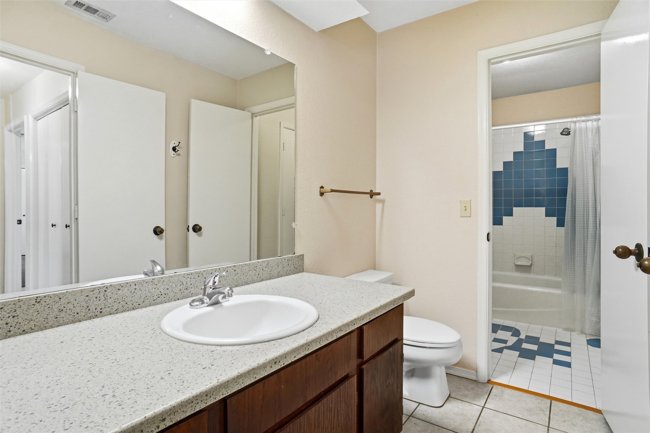 2318 Lindblad Court Arlington TX 76016