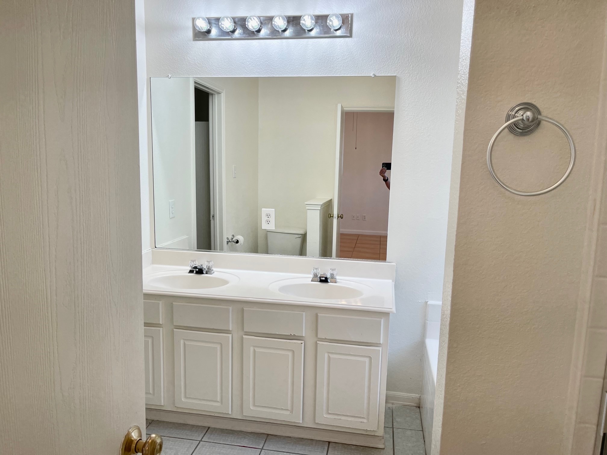 1008 Rock Springs Drive Burleson TX 76028