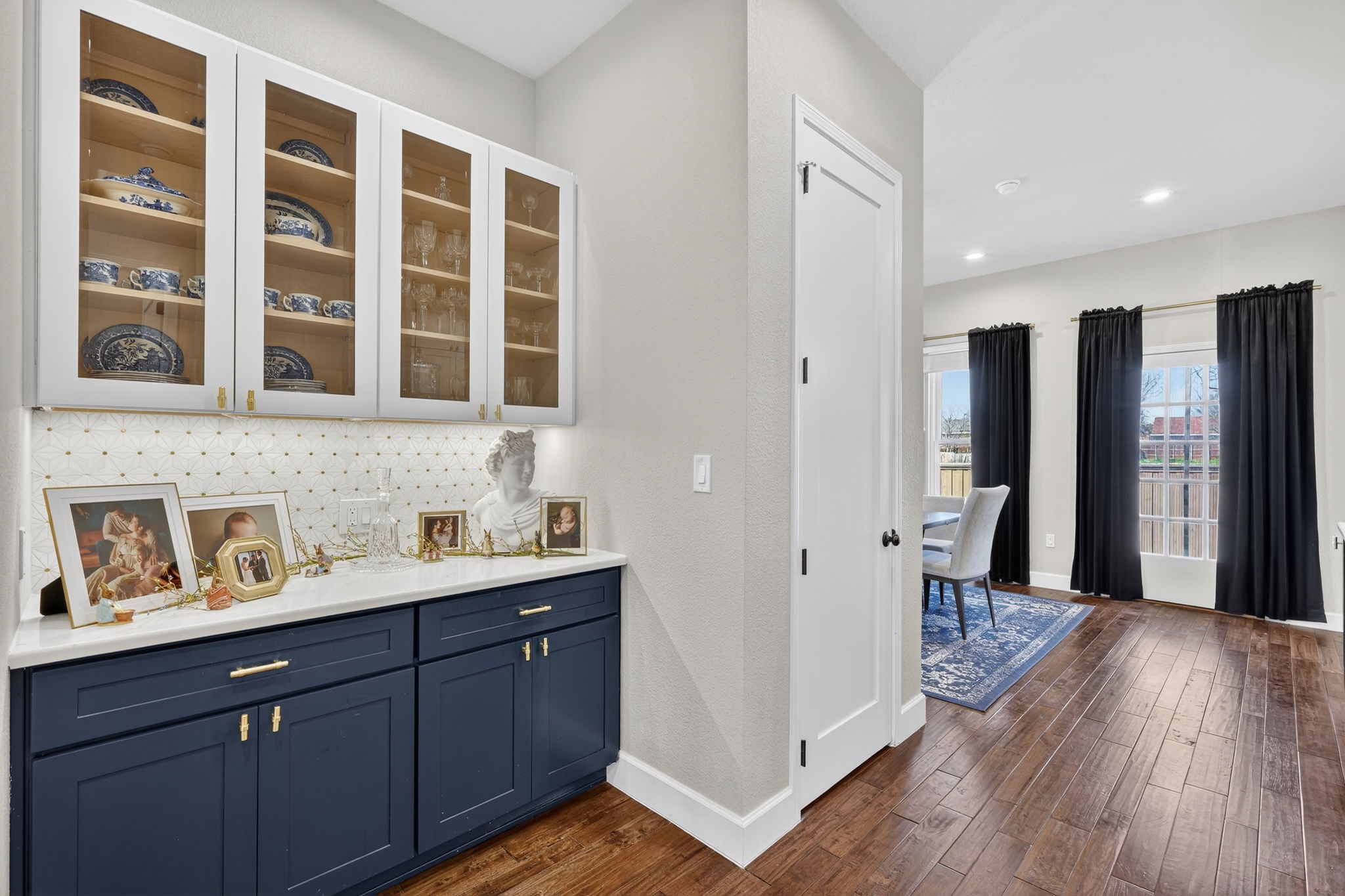 608 S Dooley Street Grapevine TX 76051