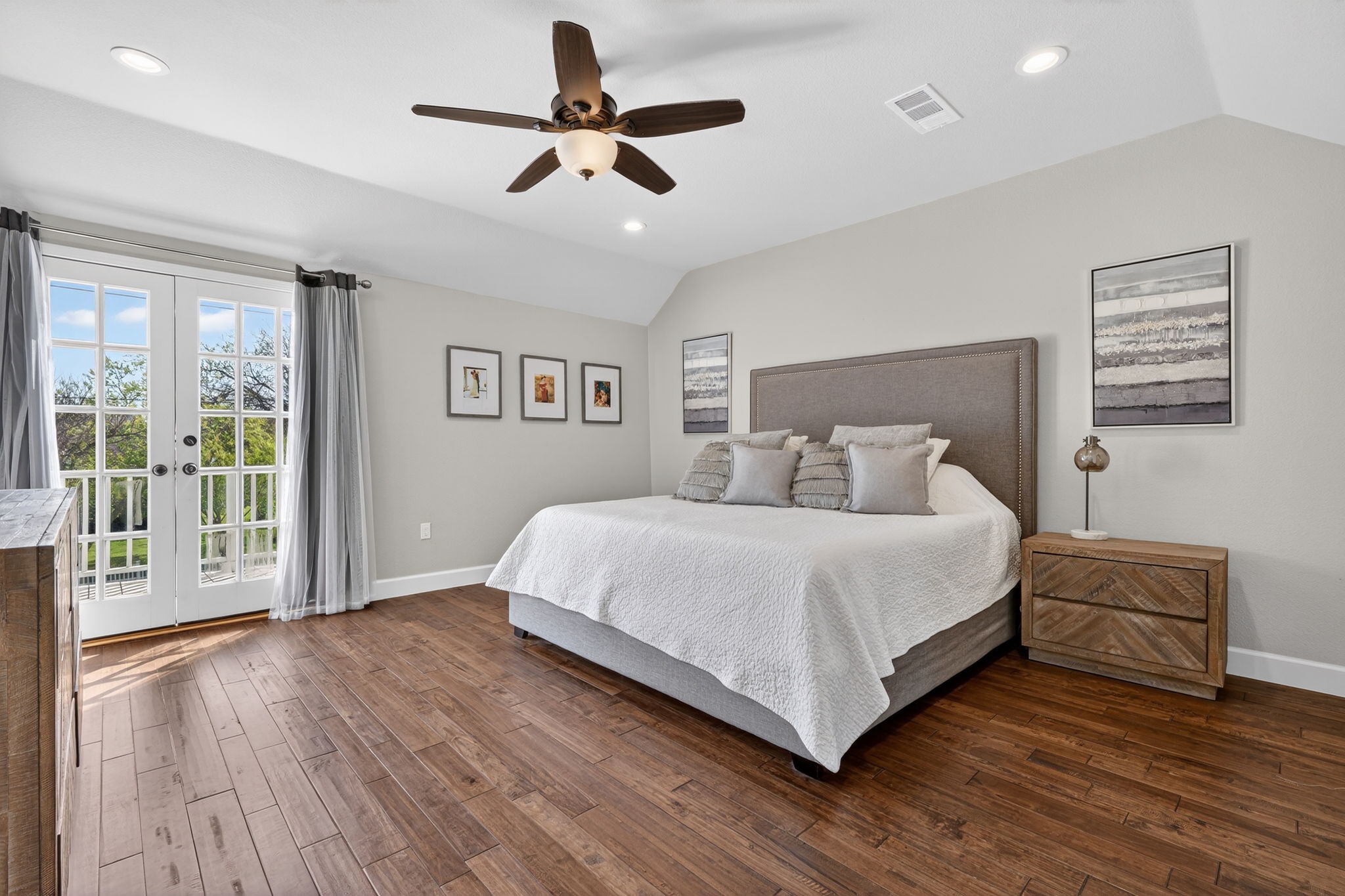 608 S Dooley Street Grapevine TX 76051