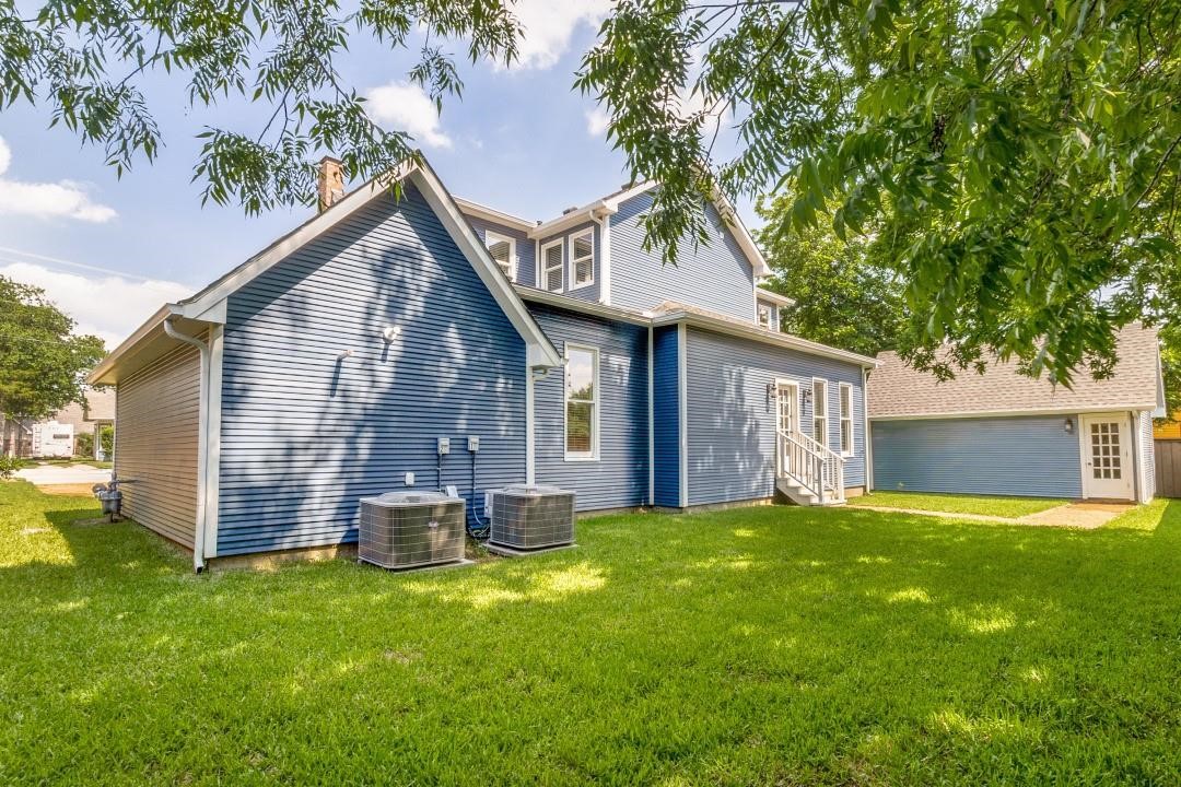 608 S Dooley Street Grapevine TX 76051