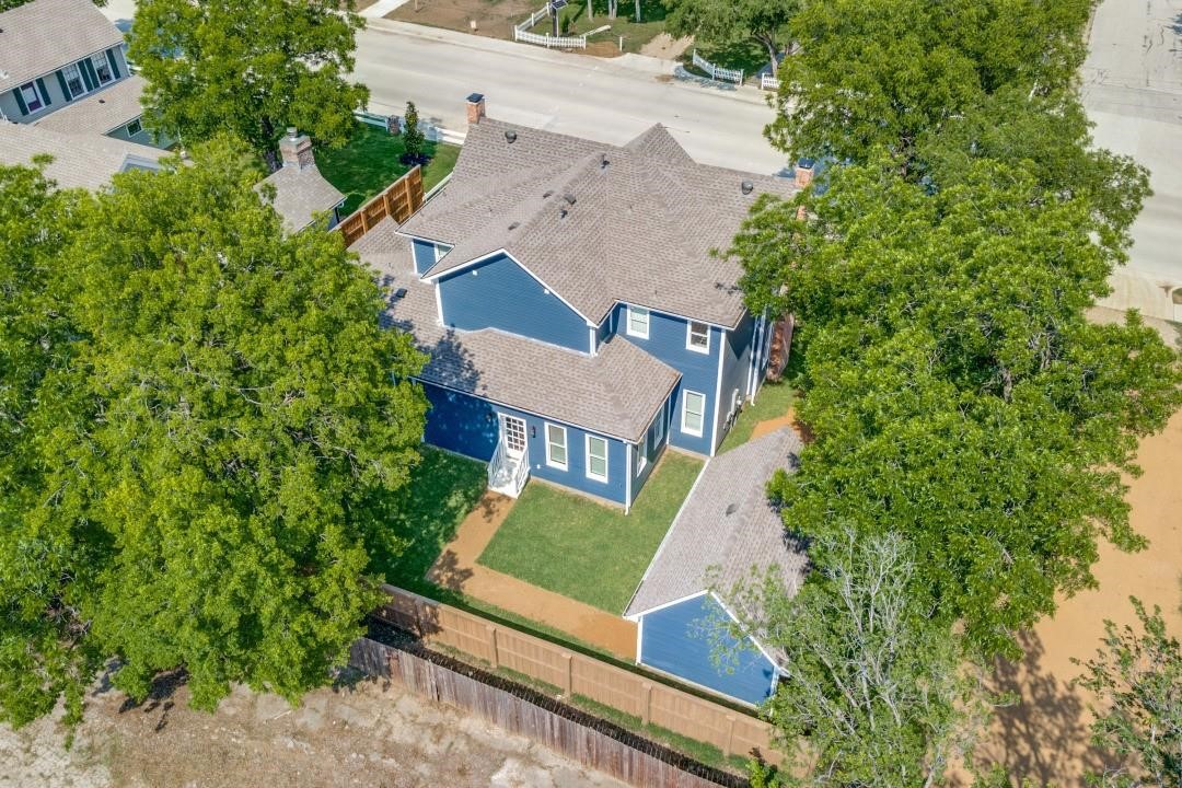 608 S Dooley Street Grapevine TX 76051