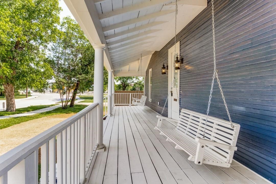 608 S Dooley Street Grapevine TX 76051