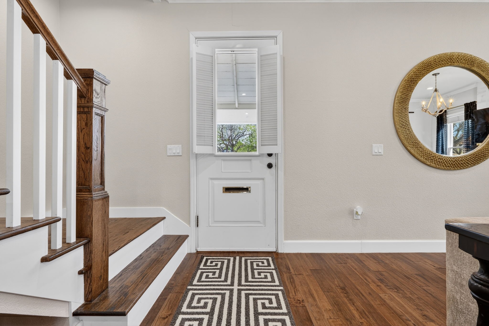 608 S Dooley Street Grapevine TX 76051