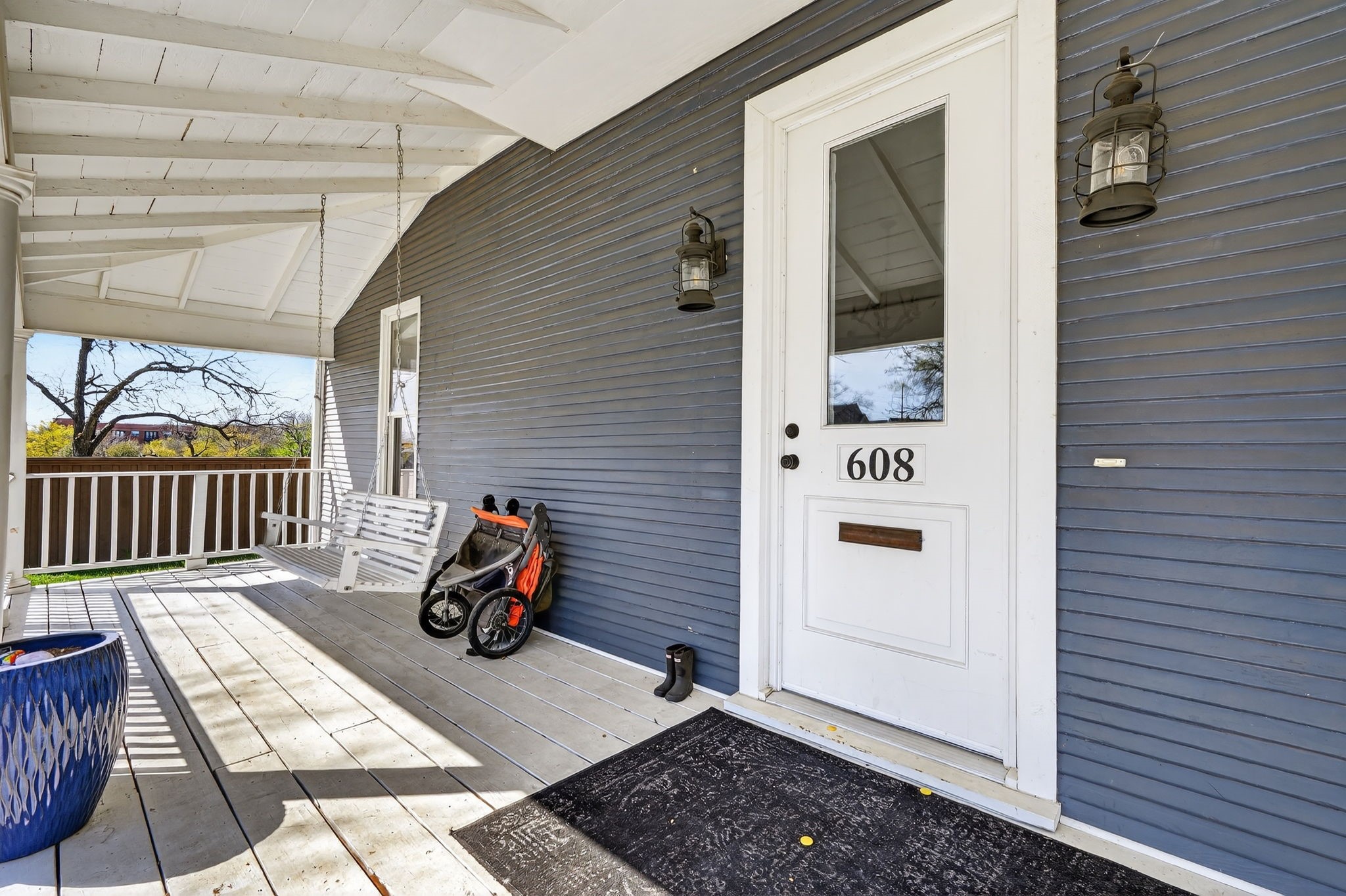608 S Dooley Street Grapevine TX 76051