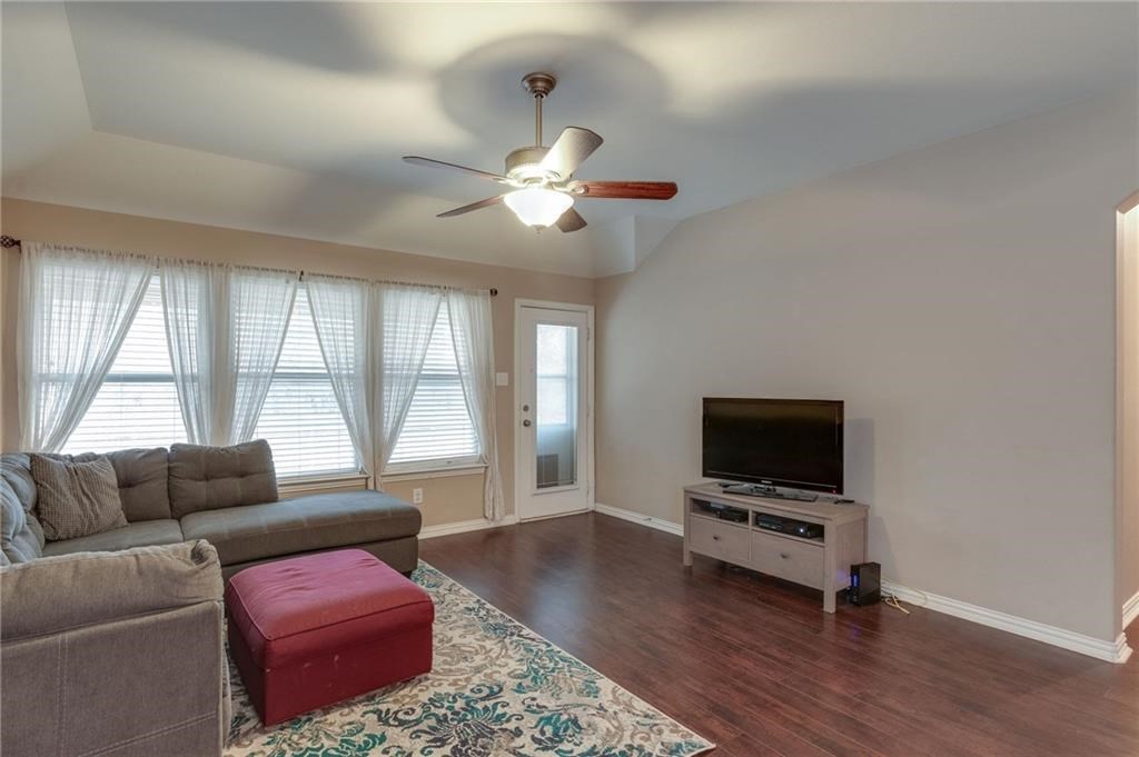 708 Creekside Drive Little Elm TX 75068