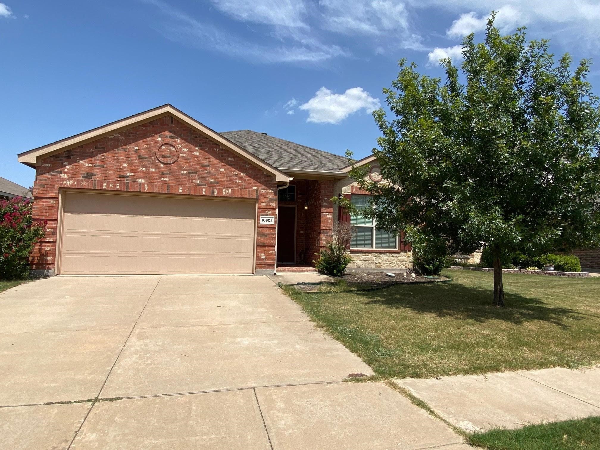 10908 Middleglen Road Fort Worth TX 76052