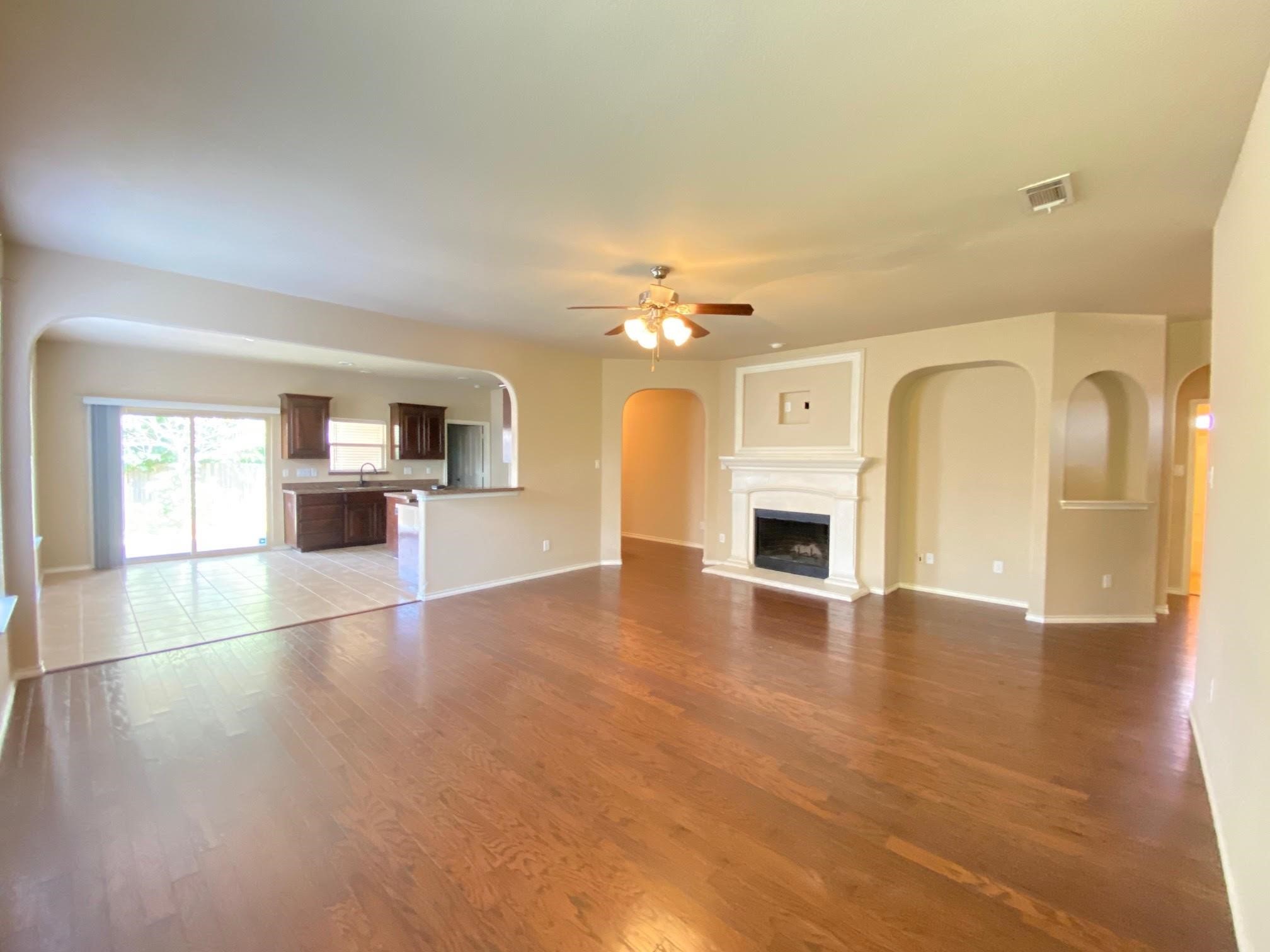 10908 Middleglen Road Fort Worth TX 76052