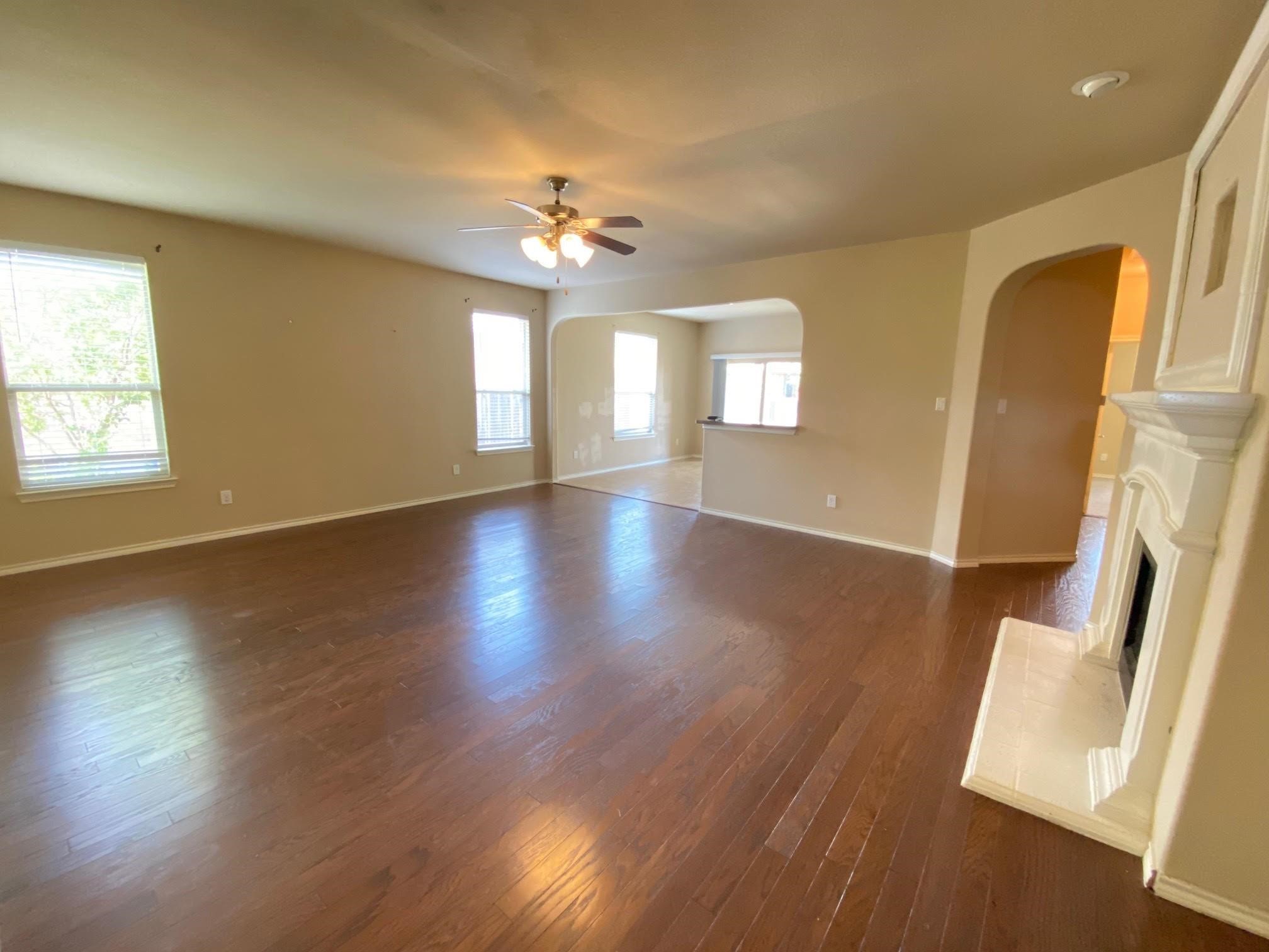 10908 Middleglen Road Fort Worth TX 76052