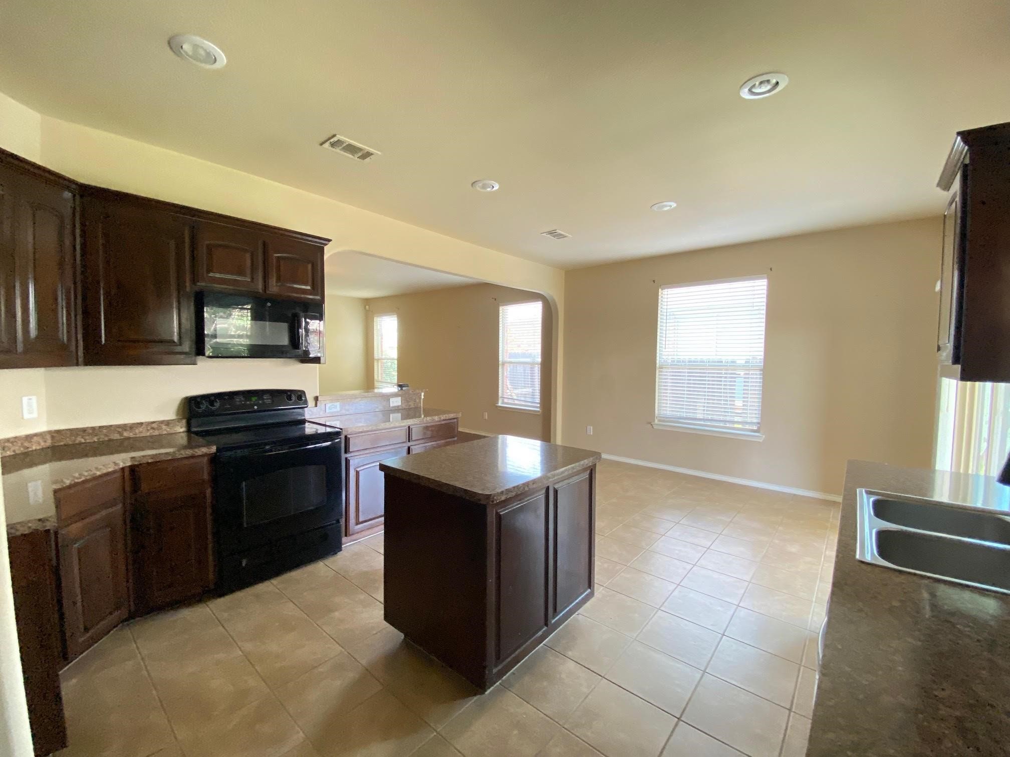 10908 Middleglen Road Fort Worth TX 76052