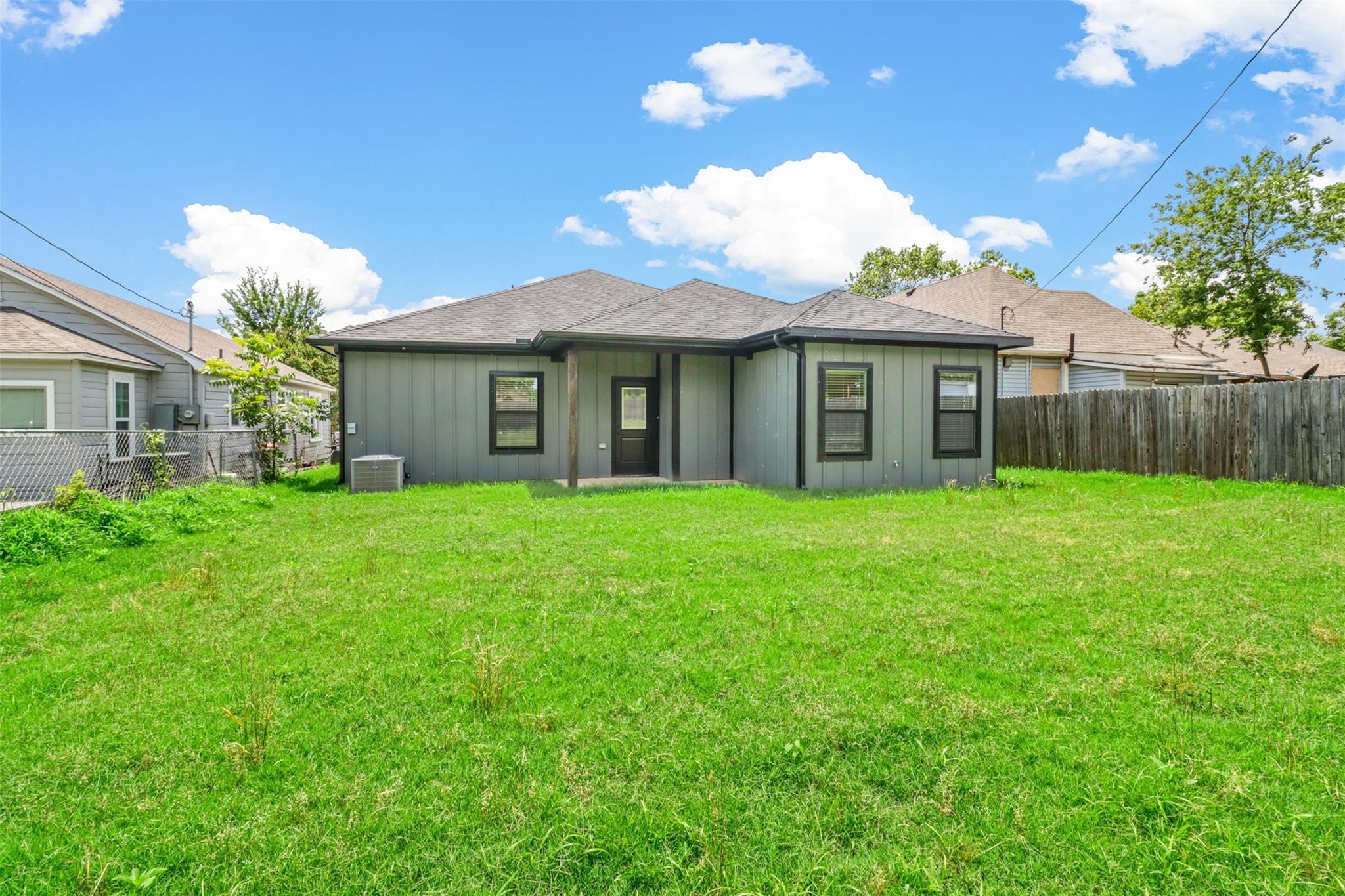 405 W Hull Street Denison TX 75020