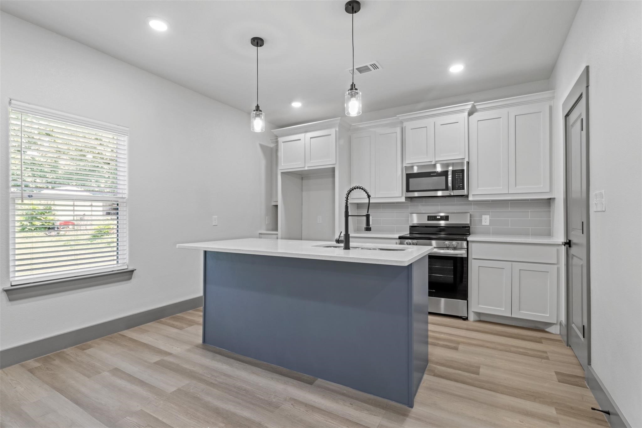 405 W Hull Street Denison TX 75020