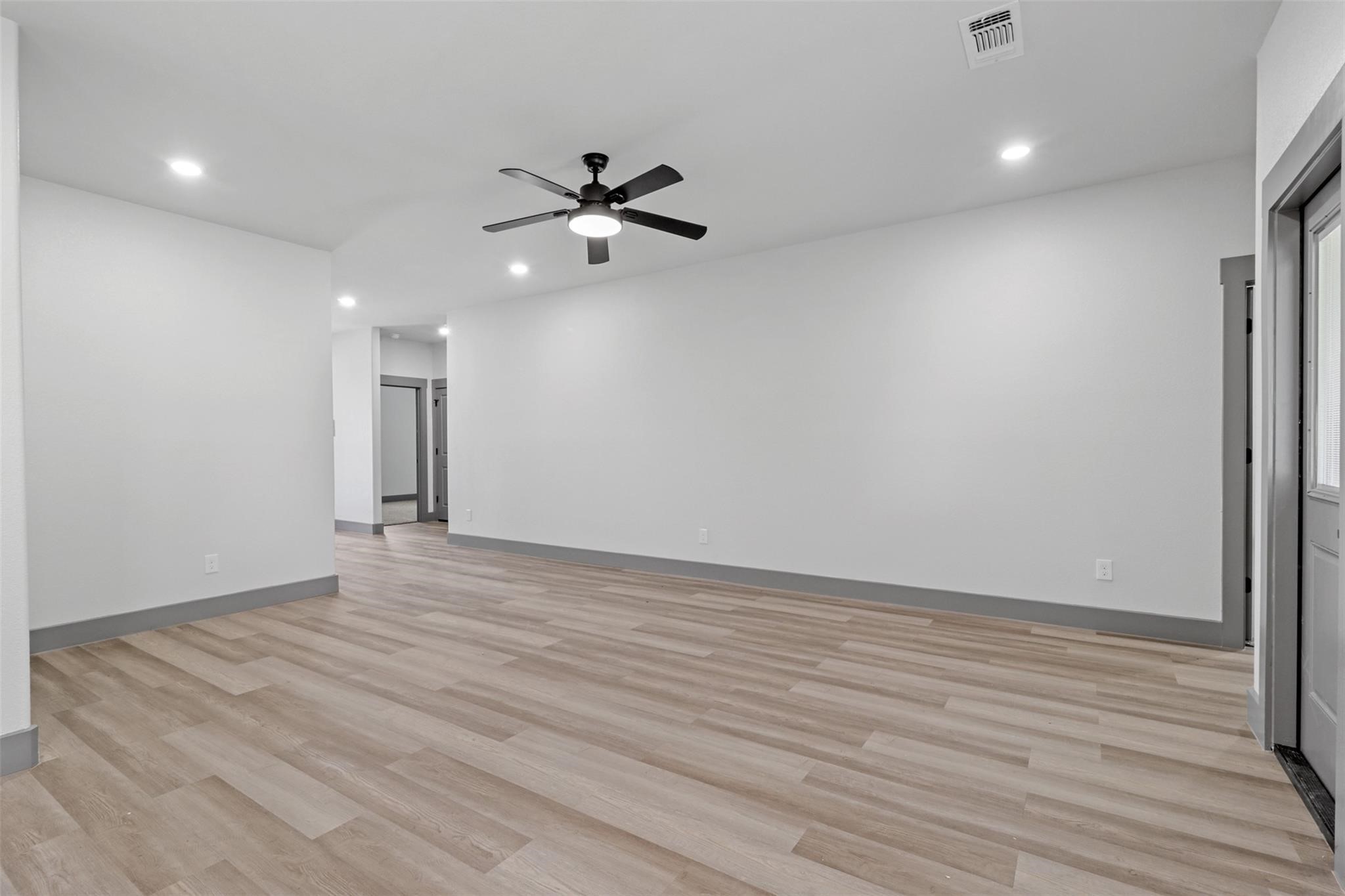 405 W Hull Street Denison TX 75020
