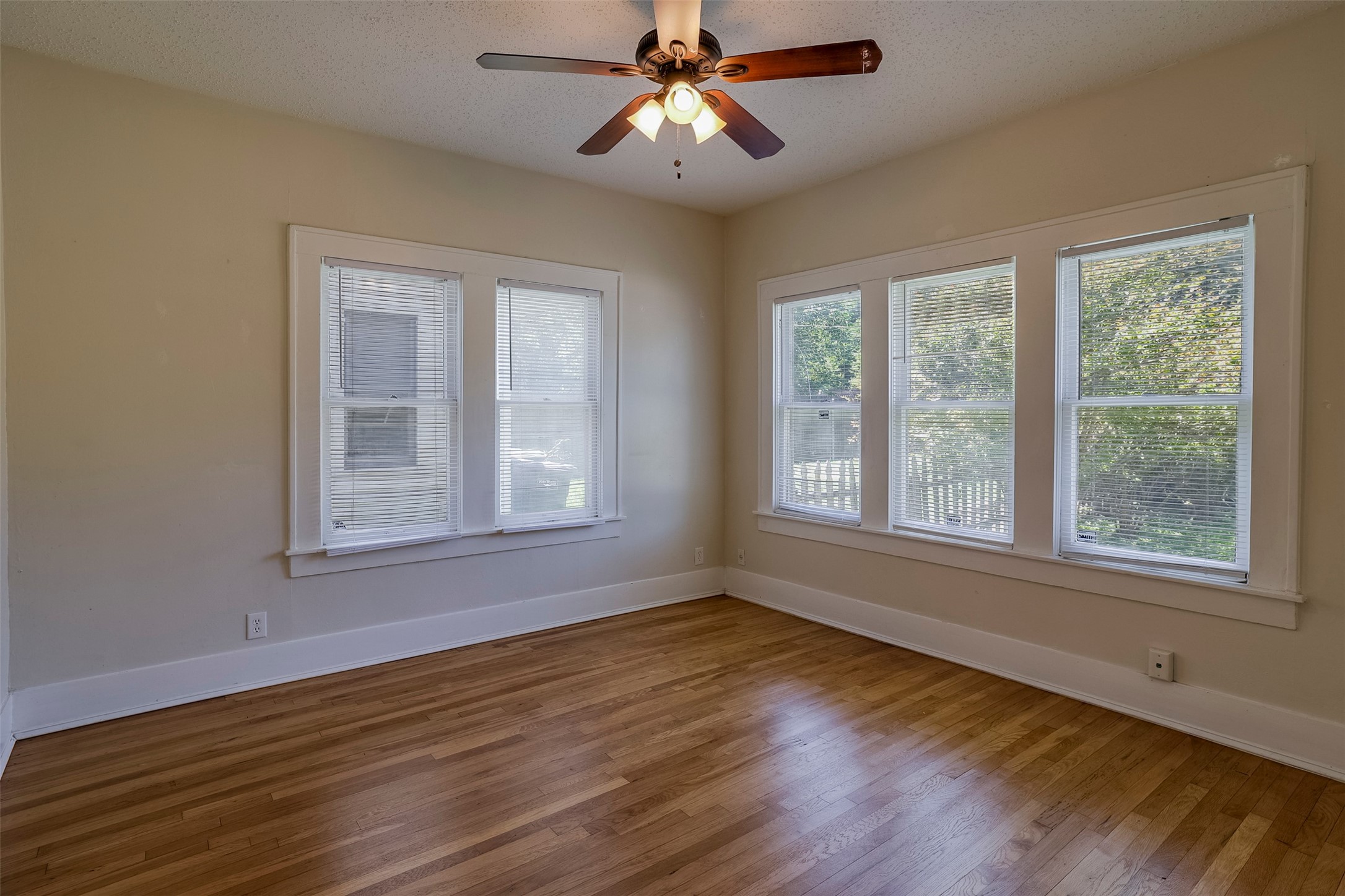 1906 Clover Lane Fort Worth TX 76107