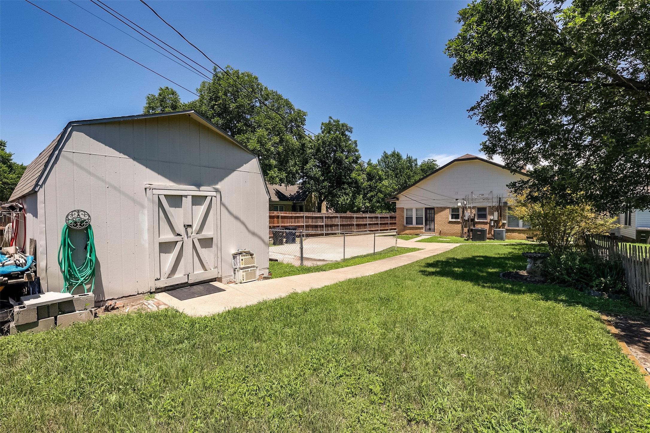1906 Clover Lane Fort Worth TX 76107