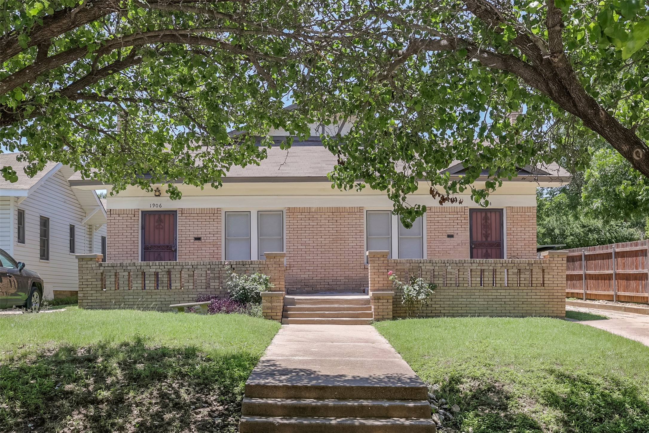 1906 Clover Lane Fort Worth TX 76107