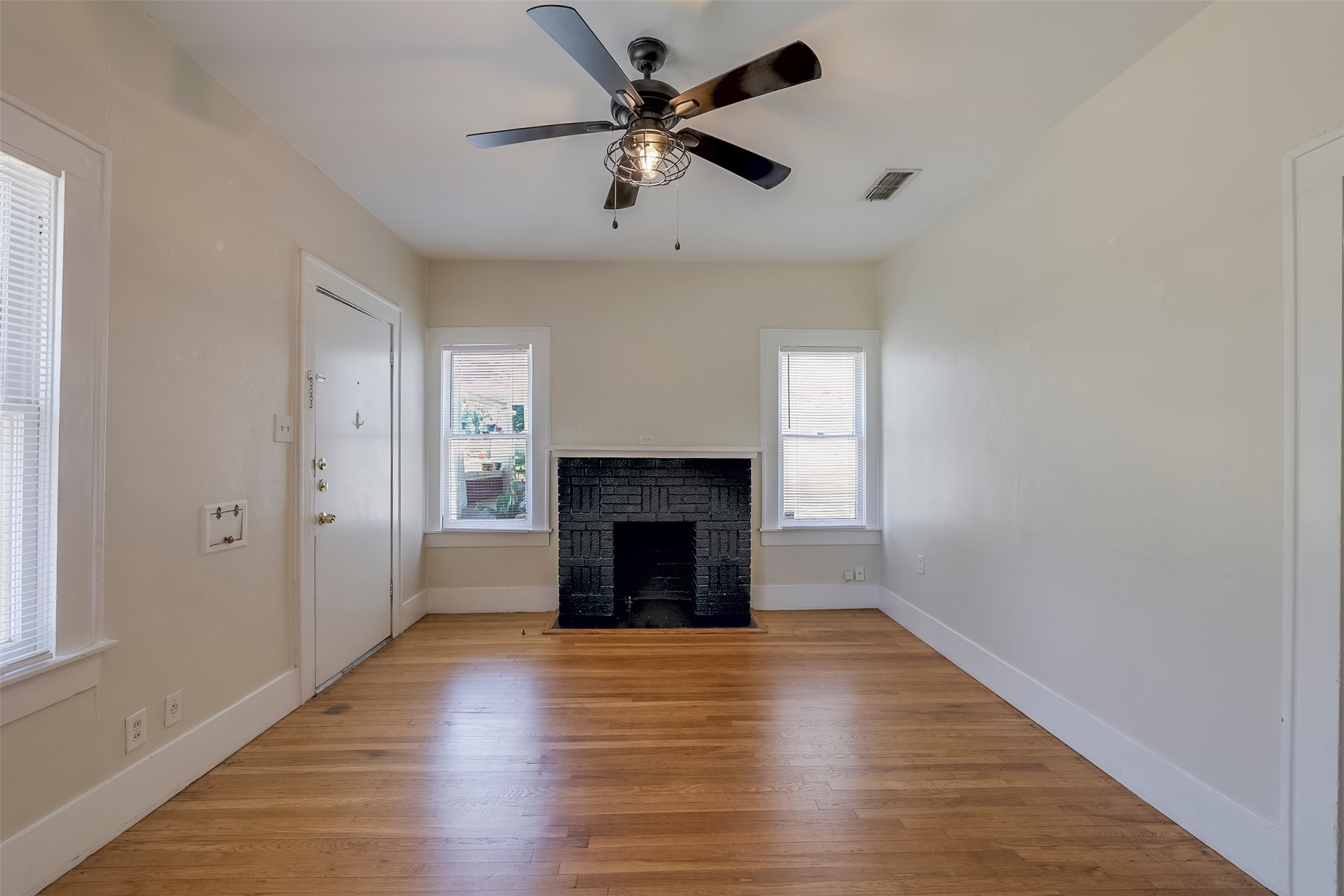 1906 Clover Lane Fort Worth TX 76107
