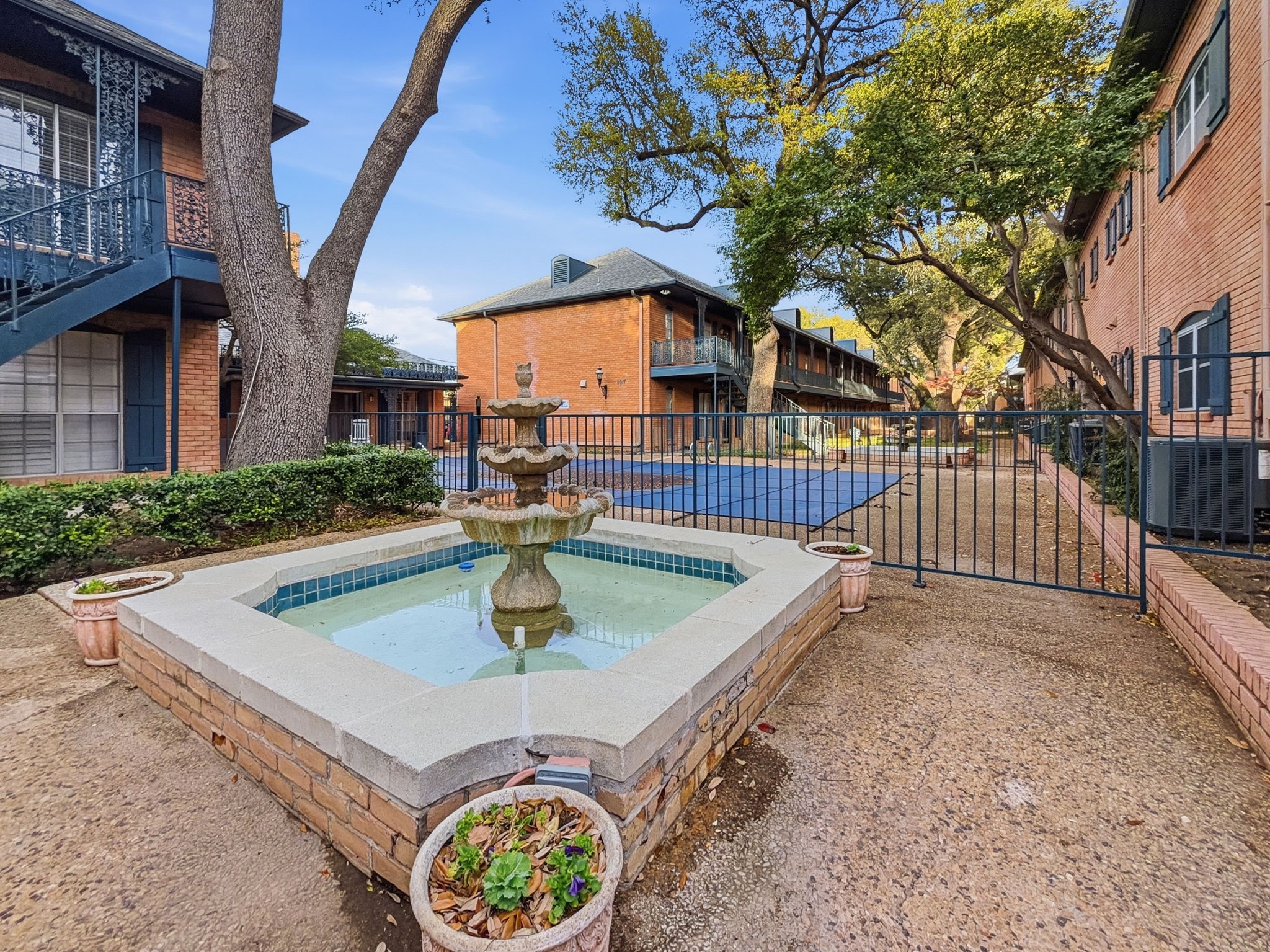 6009 E University Boulevard Dallas TX 75206