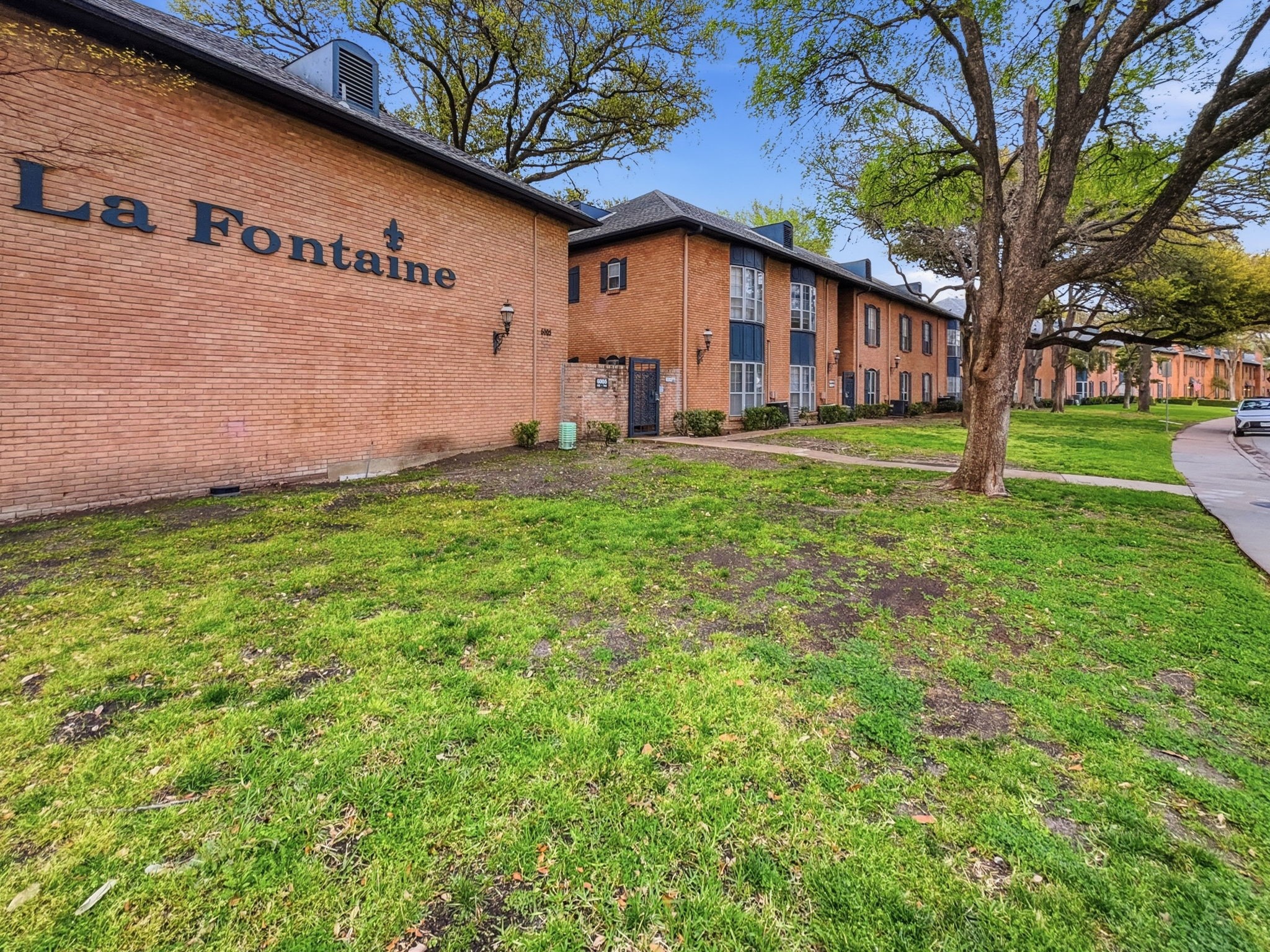 6009 E University Boulevard Dallas TX 75206