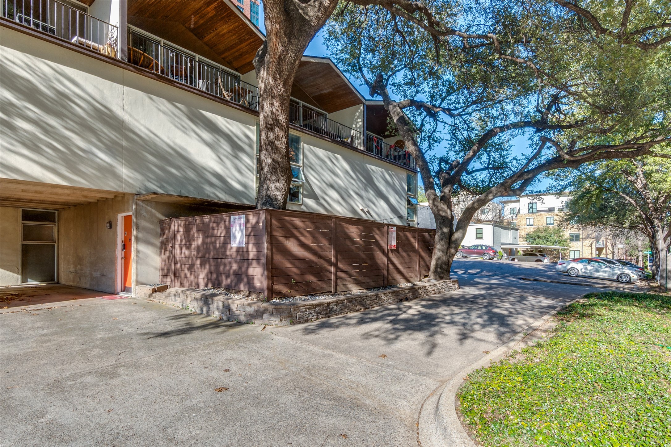 2711 Hood Street Dallas TX 75219