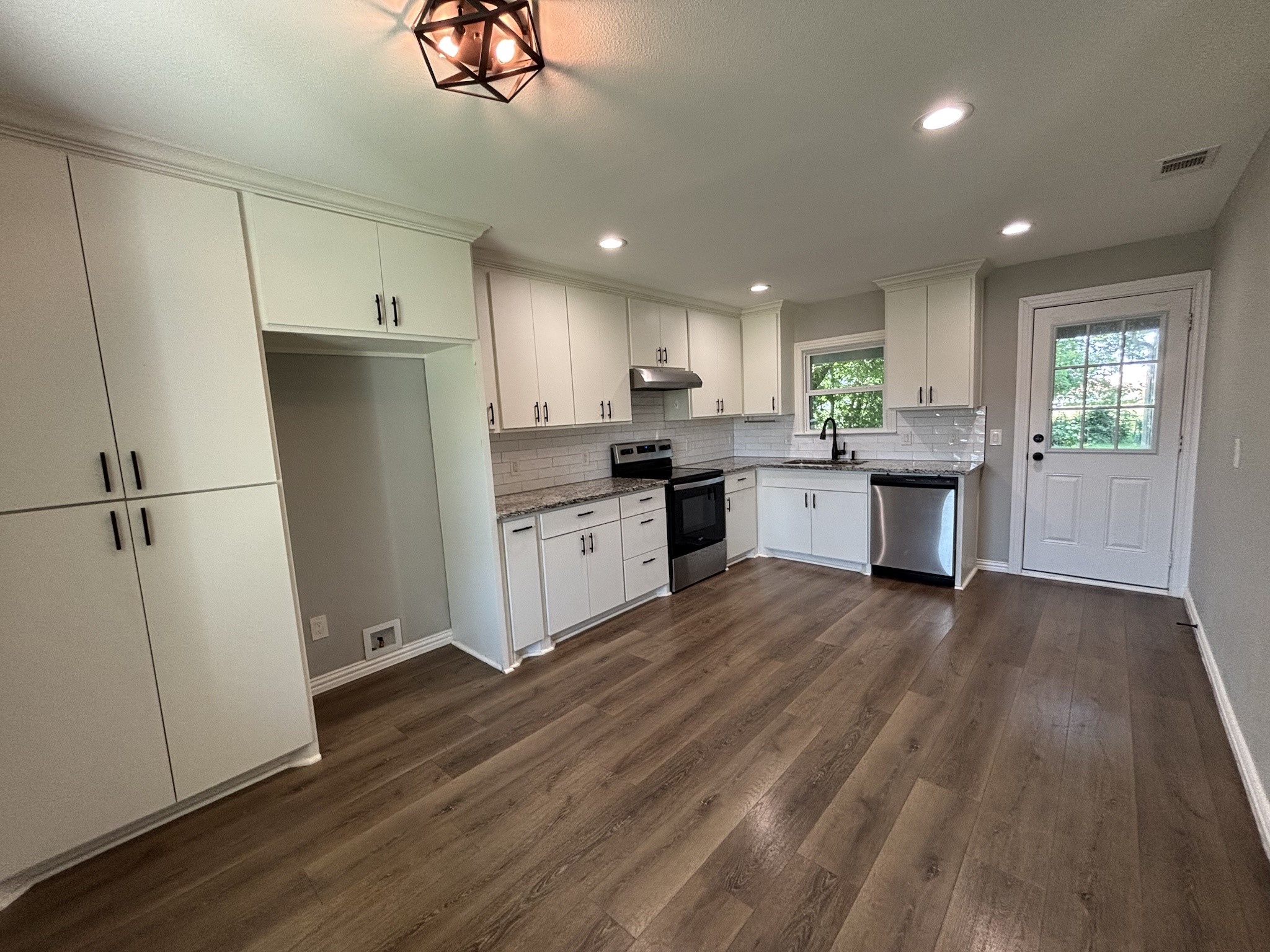 113 W Mt Vernon Street Mabank TX 75147
