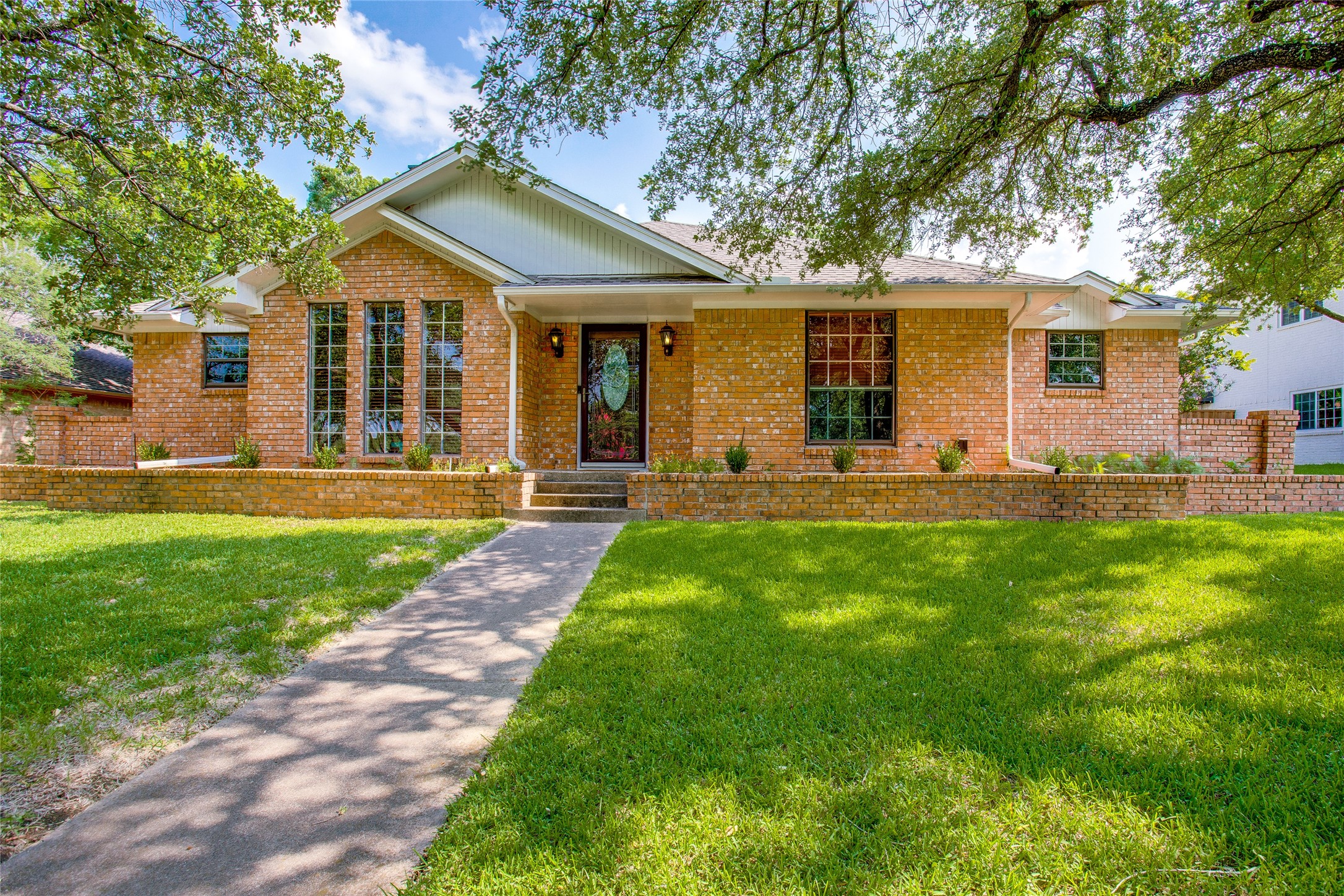6406 Malcolm Drive Dallas TX 75214