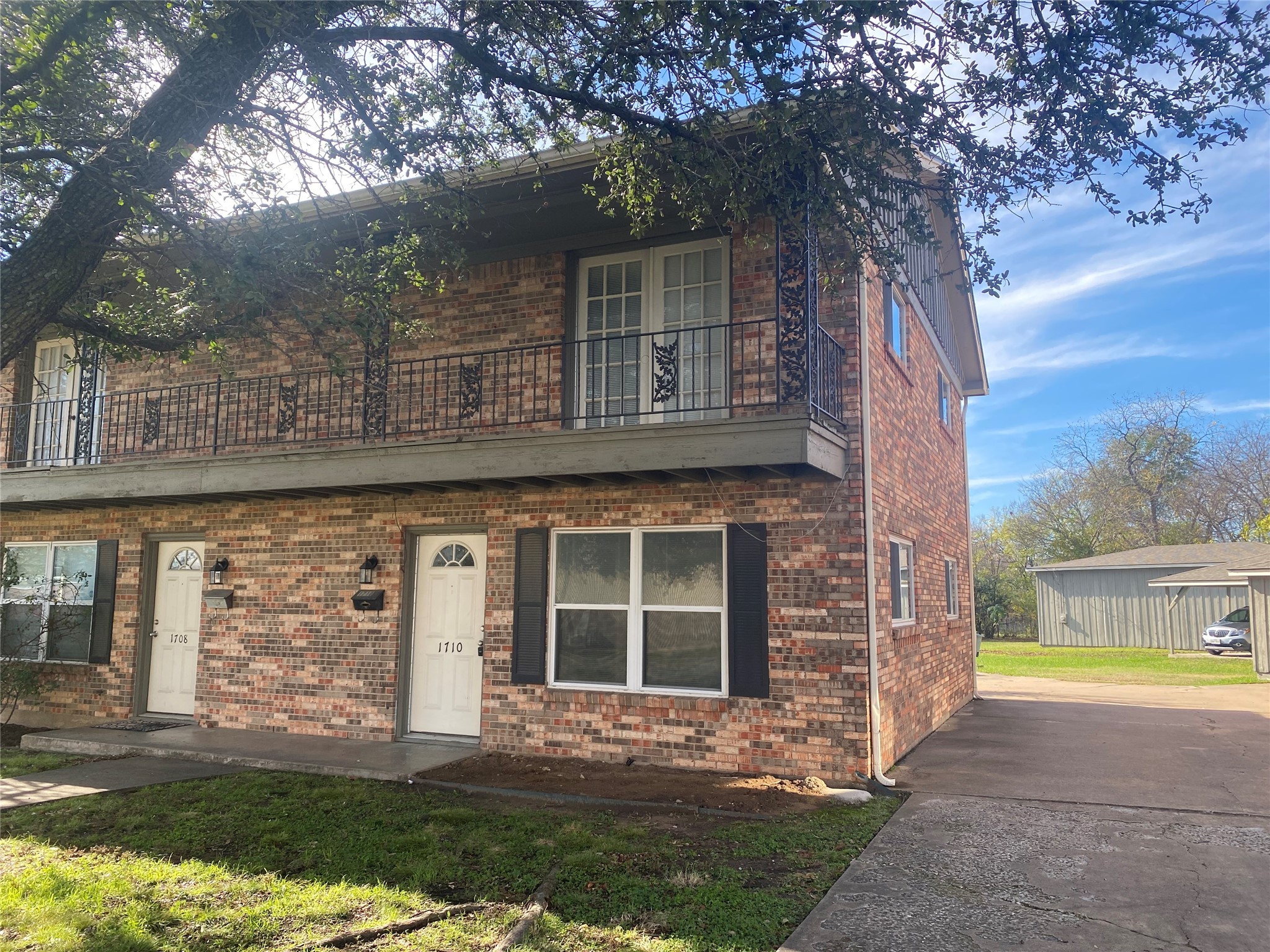 1710 N Travis Street Sherman TX 75092