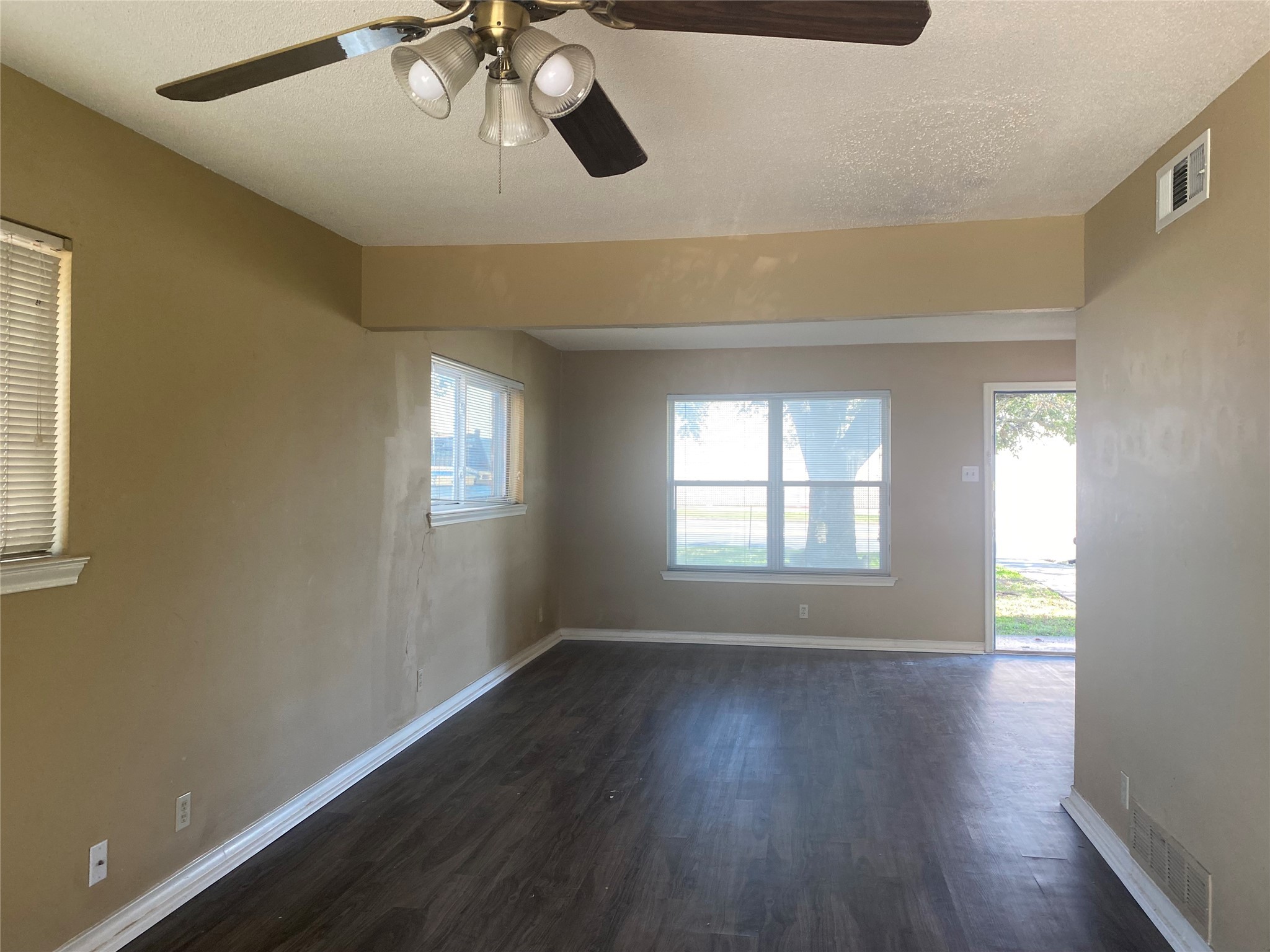 1710 N Travis Street Sherman TX 75092