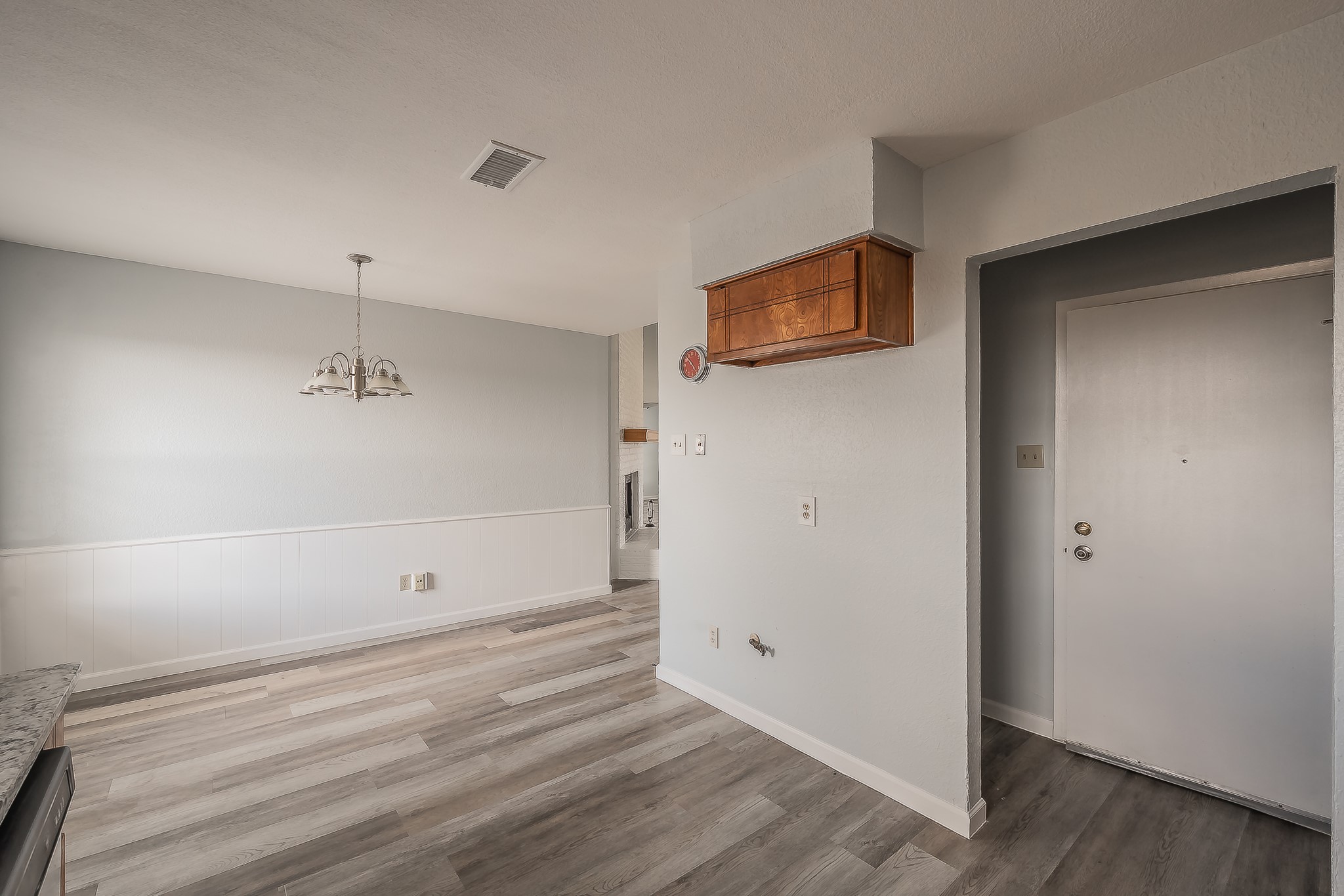 420 Signal Hill Court N Fort Worth TX 76112