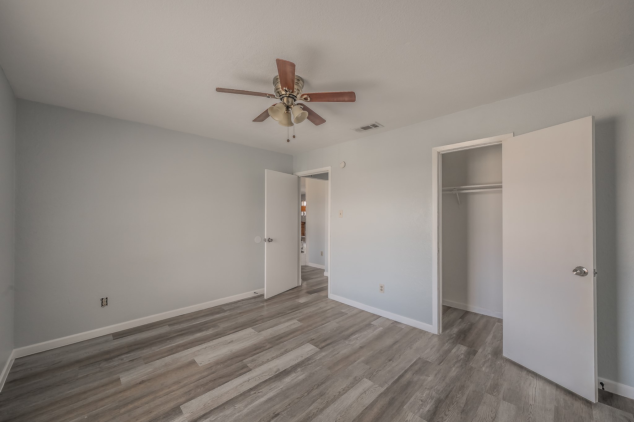 420 Signal Hill Court N Fort Worth TX 76112