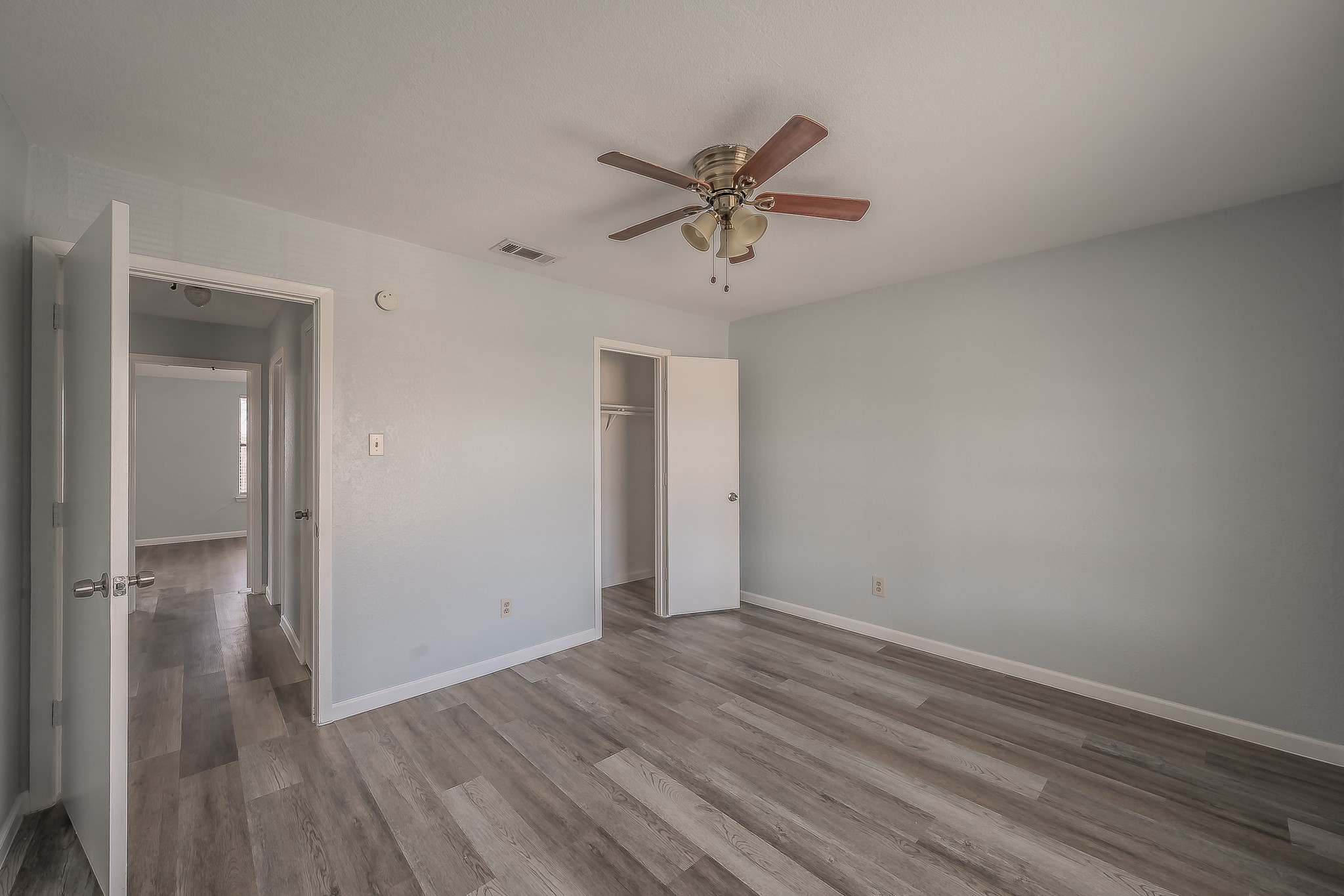 420 Signal Hill Court N Fort Worth TX 76112