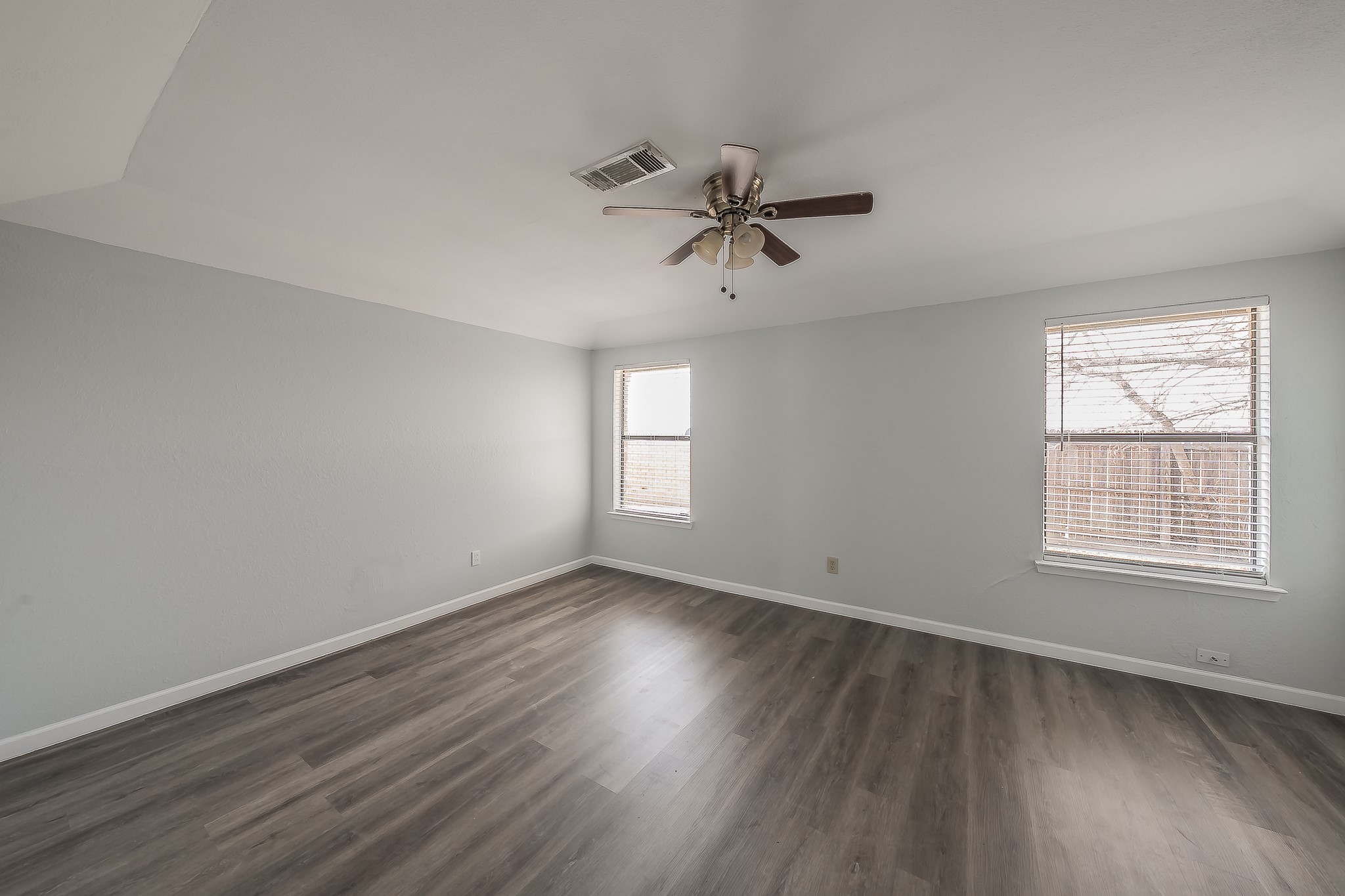 420 Signal Hill Court N Fort Worth TX 76112