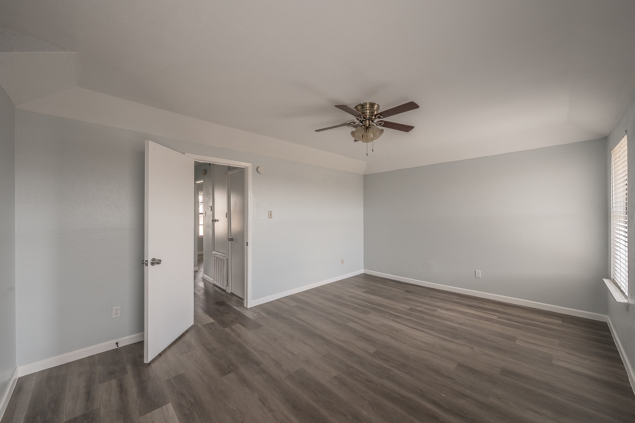 420 Signal Hill Court N Fort Worth TX 76112
