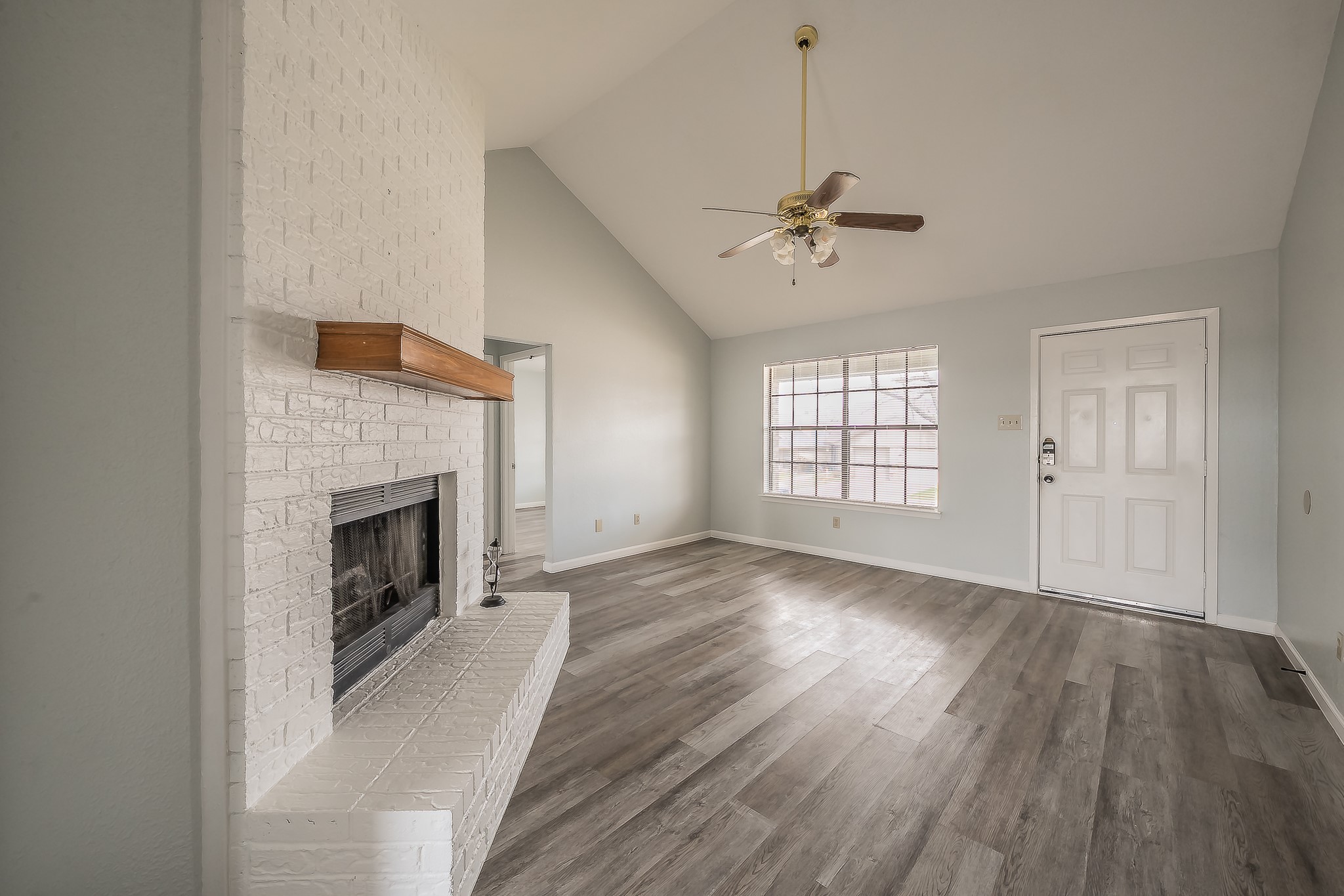 420 Signal Hill Court N Fort Worth TX 76112