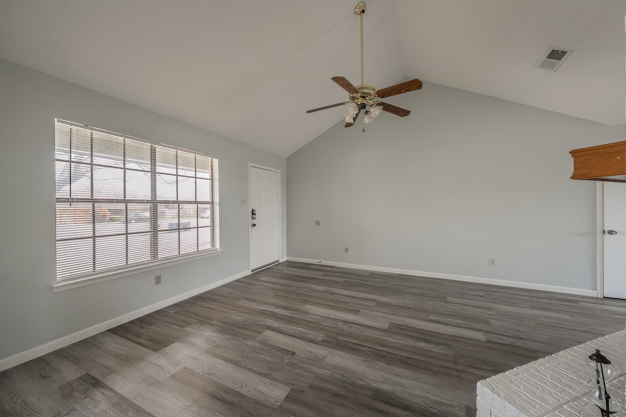420 Signal Hill Court N Fort Worth TX 76112