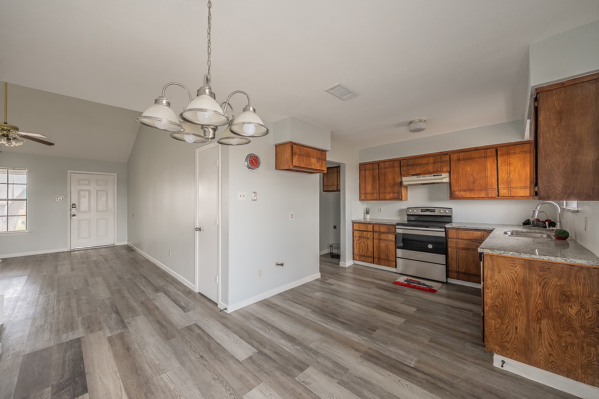 420 Signal Hill Court N Fort Worth TX 76112