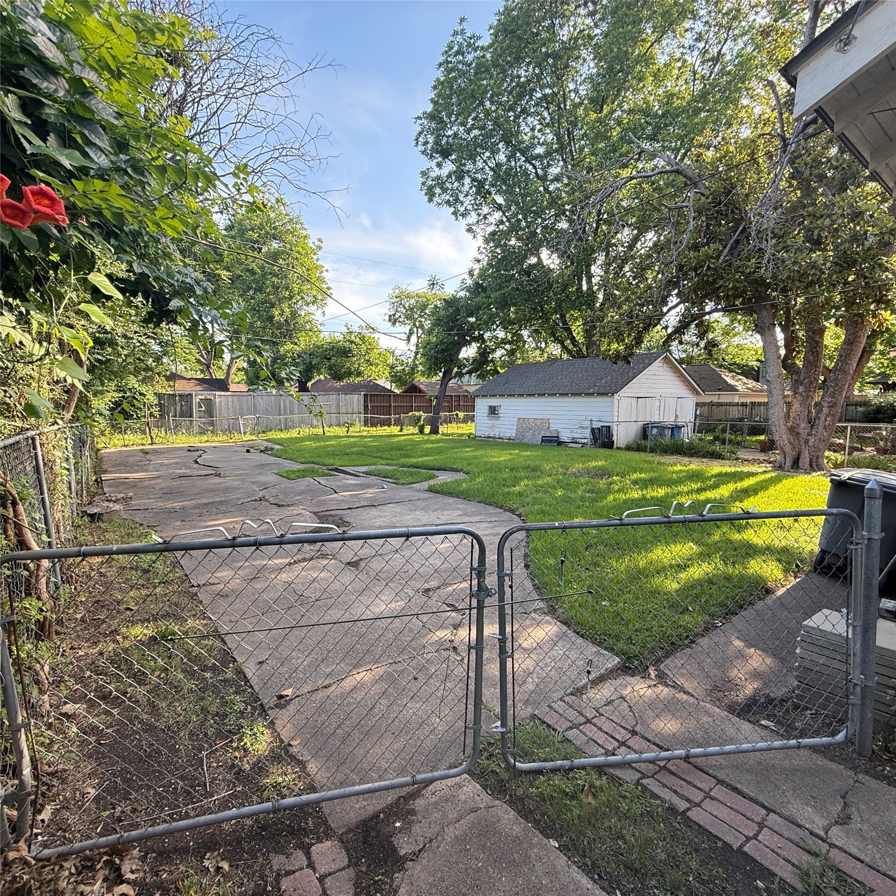 5242 Richard Avenue Dallas TX 75206