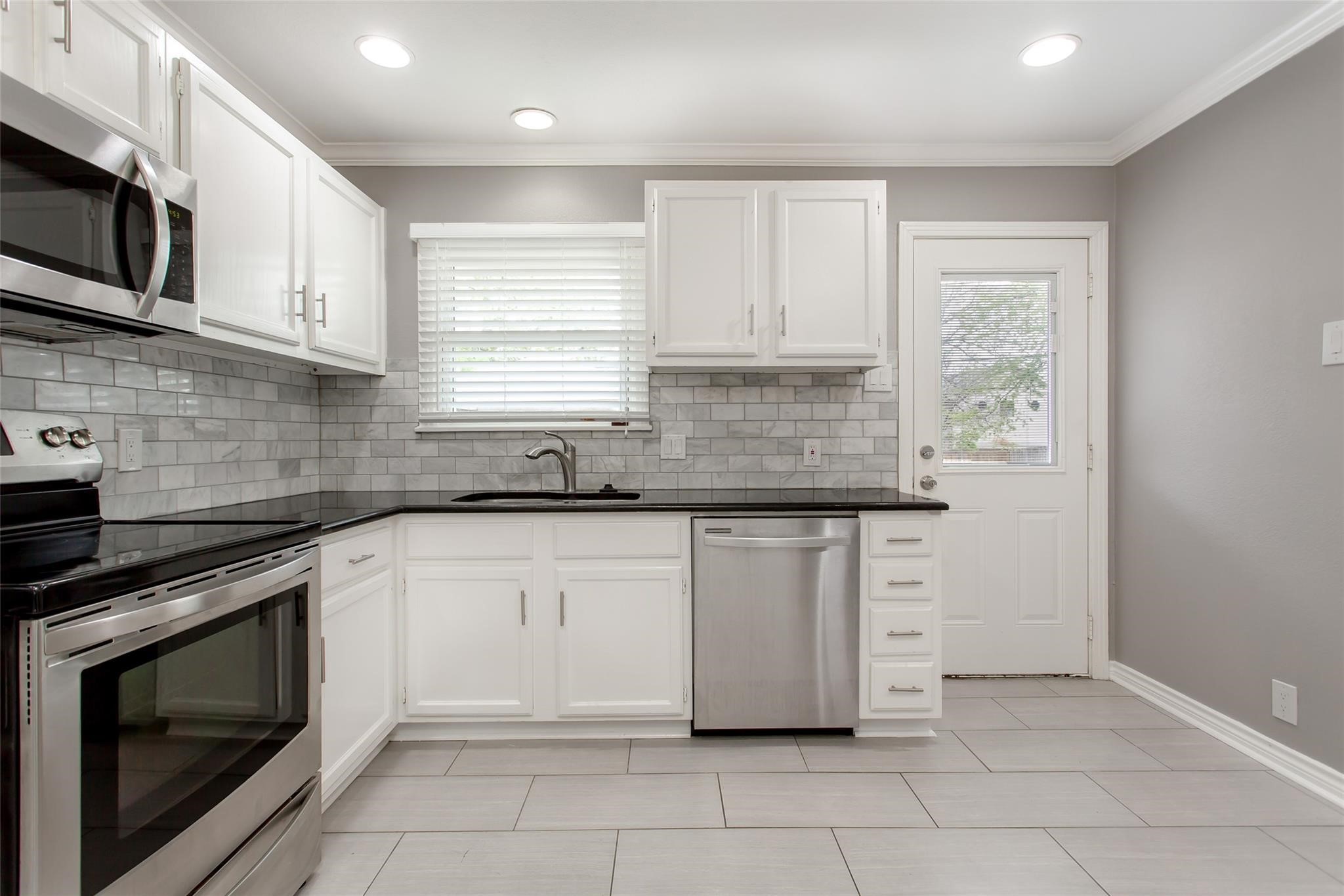 570 Bondstone Drive Dallas TX 75218