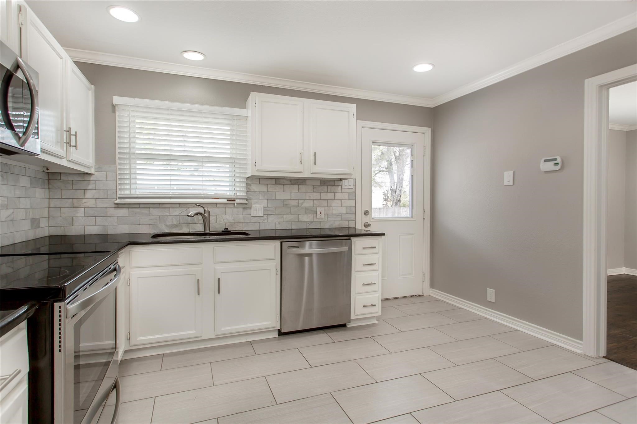 570 Bondstone Drive Dallas TX 75218